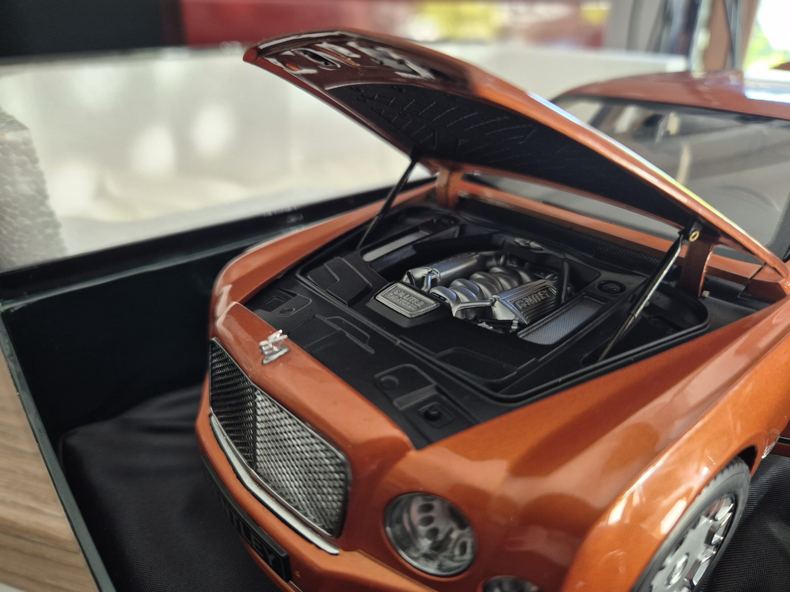 100139902 Minichamps Bentley Mulsanne Pomarańczowy 1:18 - obrazek 6