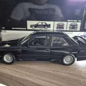 BMW M3 E30 STREET 1987 CZARNY 1/18 MINICHAMPS 180020300