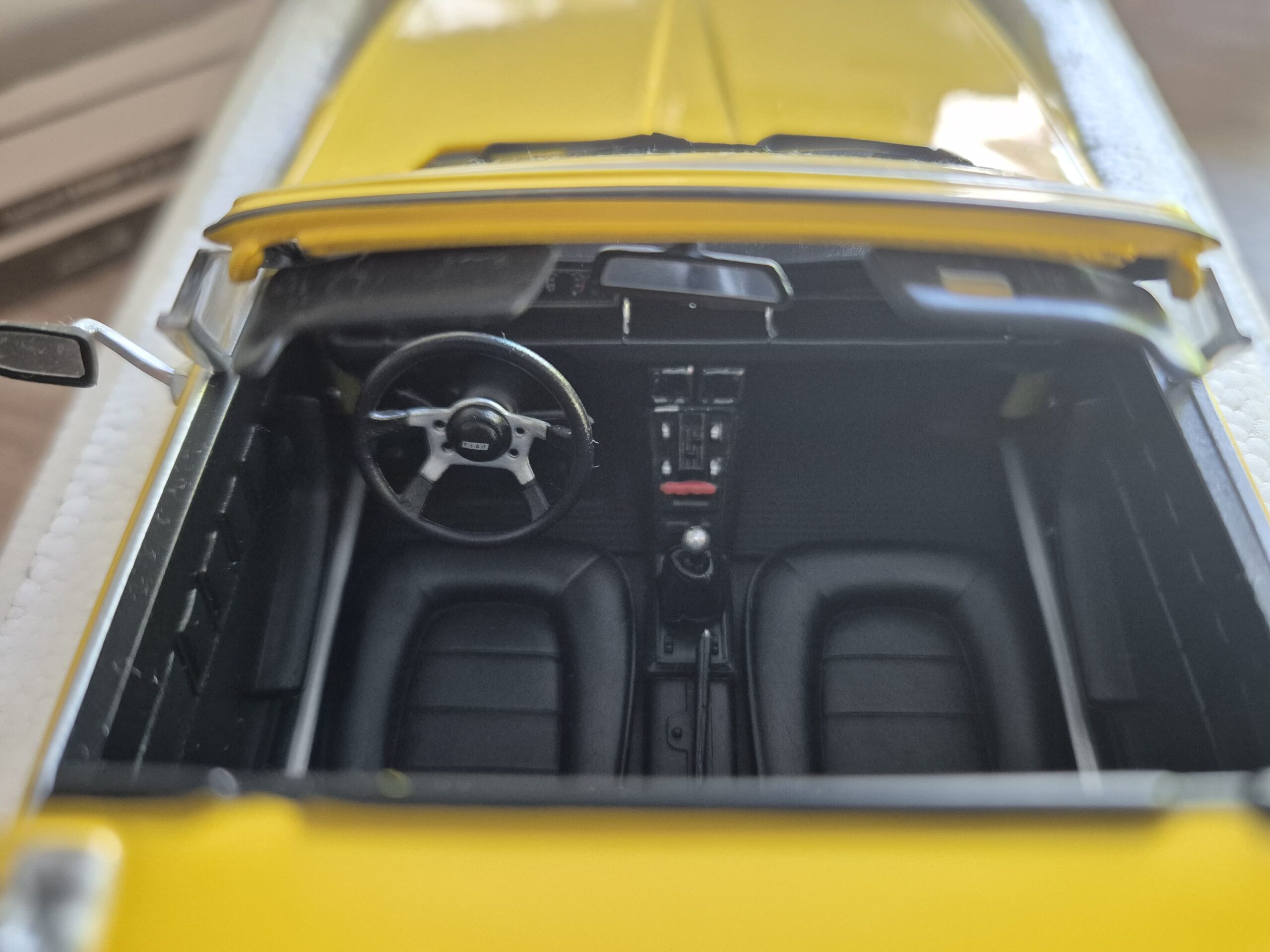 MINICHAMPS 100121664 FIAT X1/9 1974 Yellow ŻÓŁTY 1/18 SKALA - obrazek 7