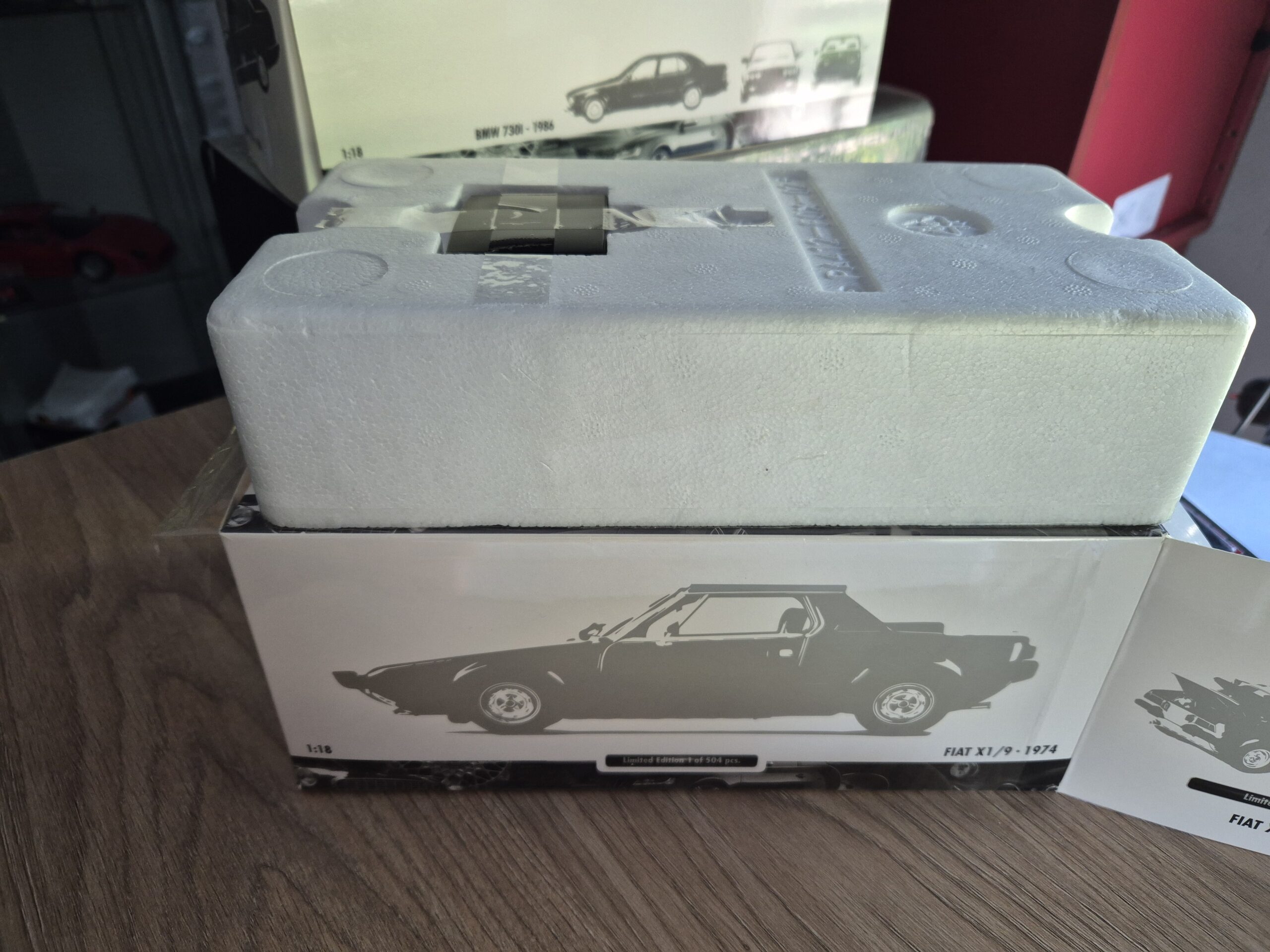 MINICHAMPS 100121664 FIAT X1/9 1974 Yellow ŻÓŁTY 1/18 SKALA - obrazek 4