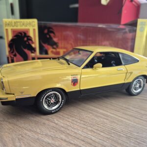 FORD MUSTANG II STALLION 1976 1/18 GREENLIGHT 12889