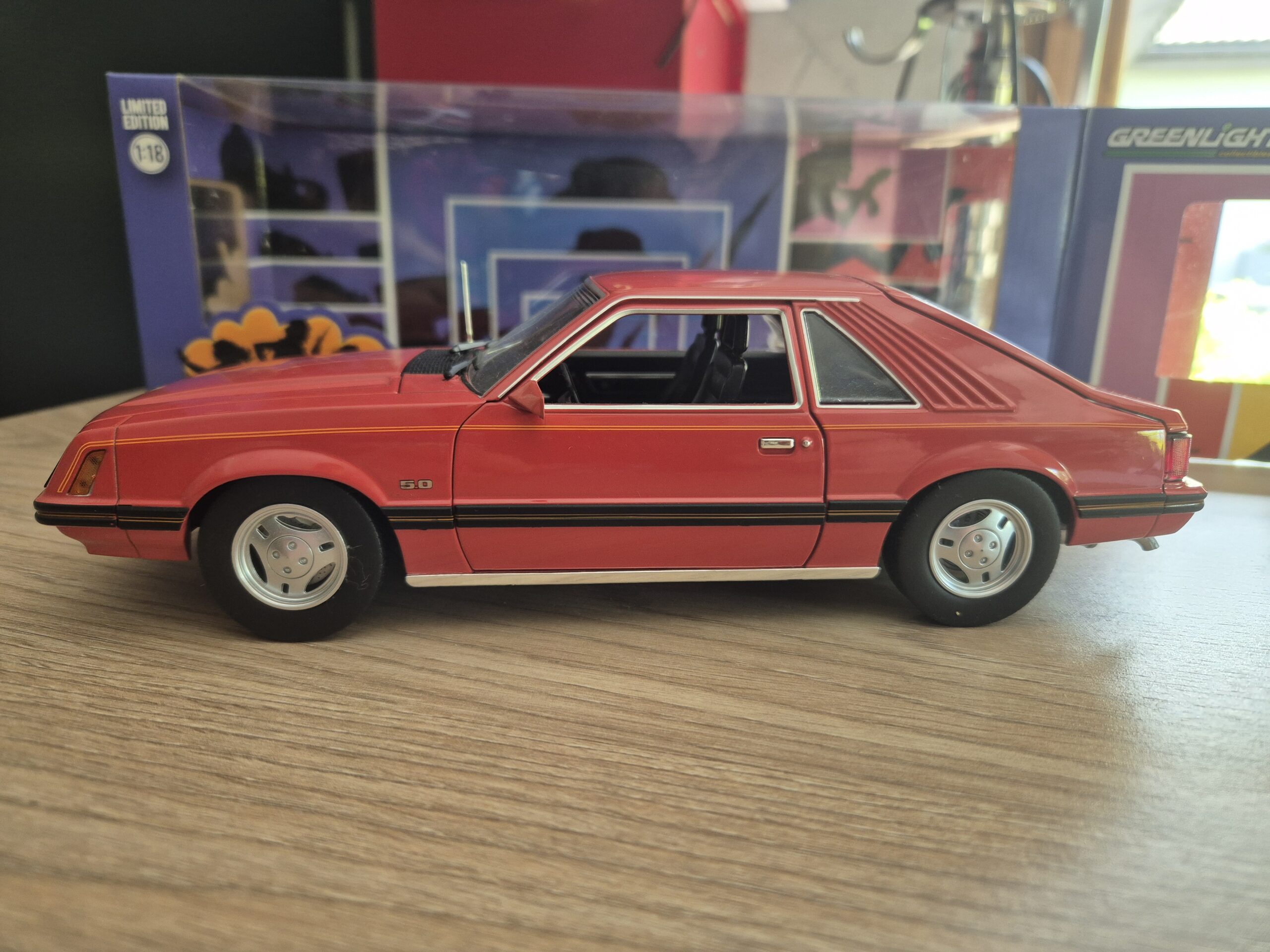 greenlight 13601 Ford Mustang Ghia 1979 1/18 - obrazek 2