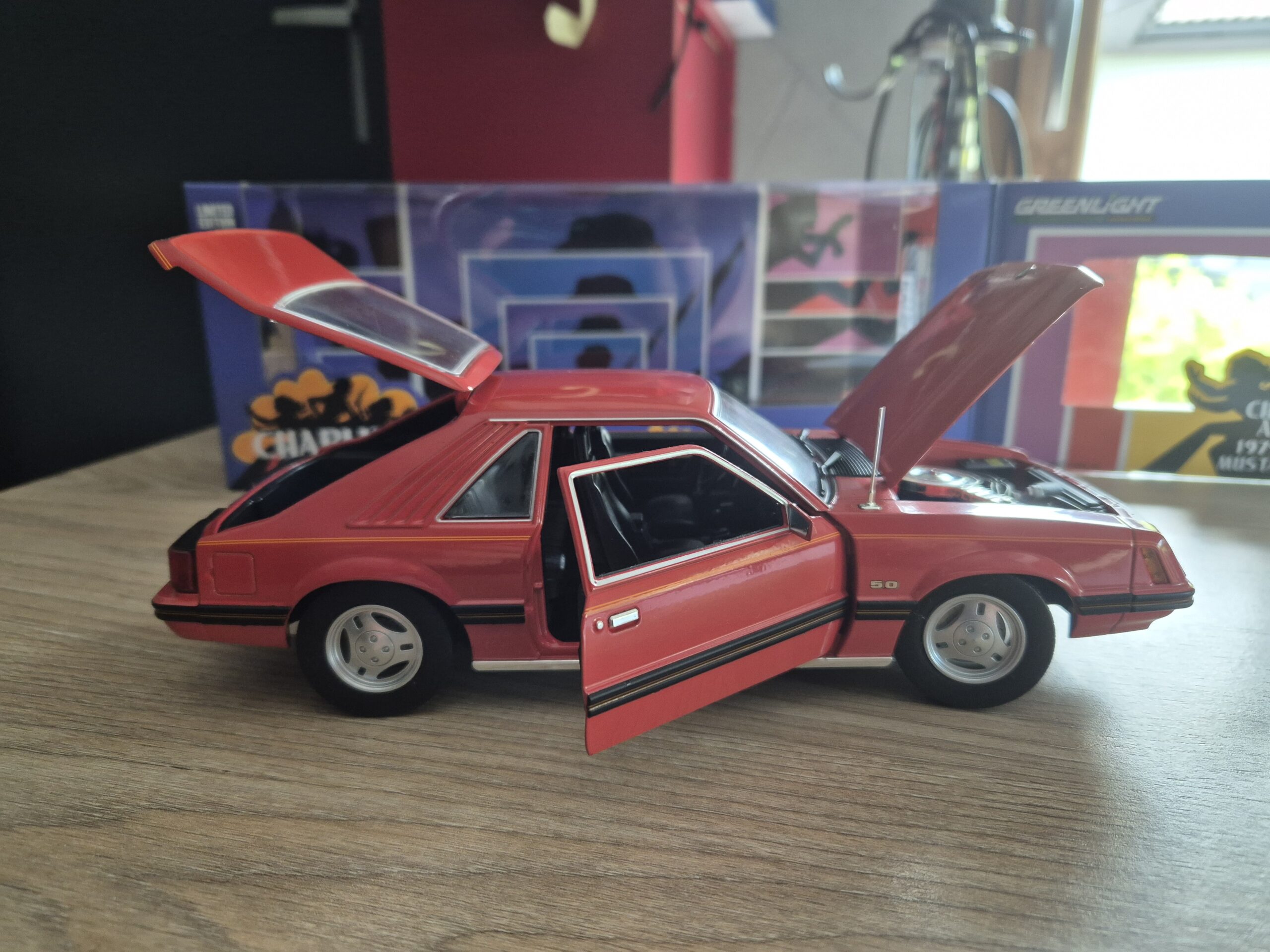 greenlight 13601 Ford Mustang Ghia 1979 1/18 - obrazek 6
