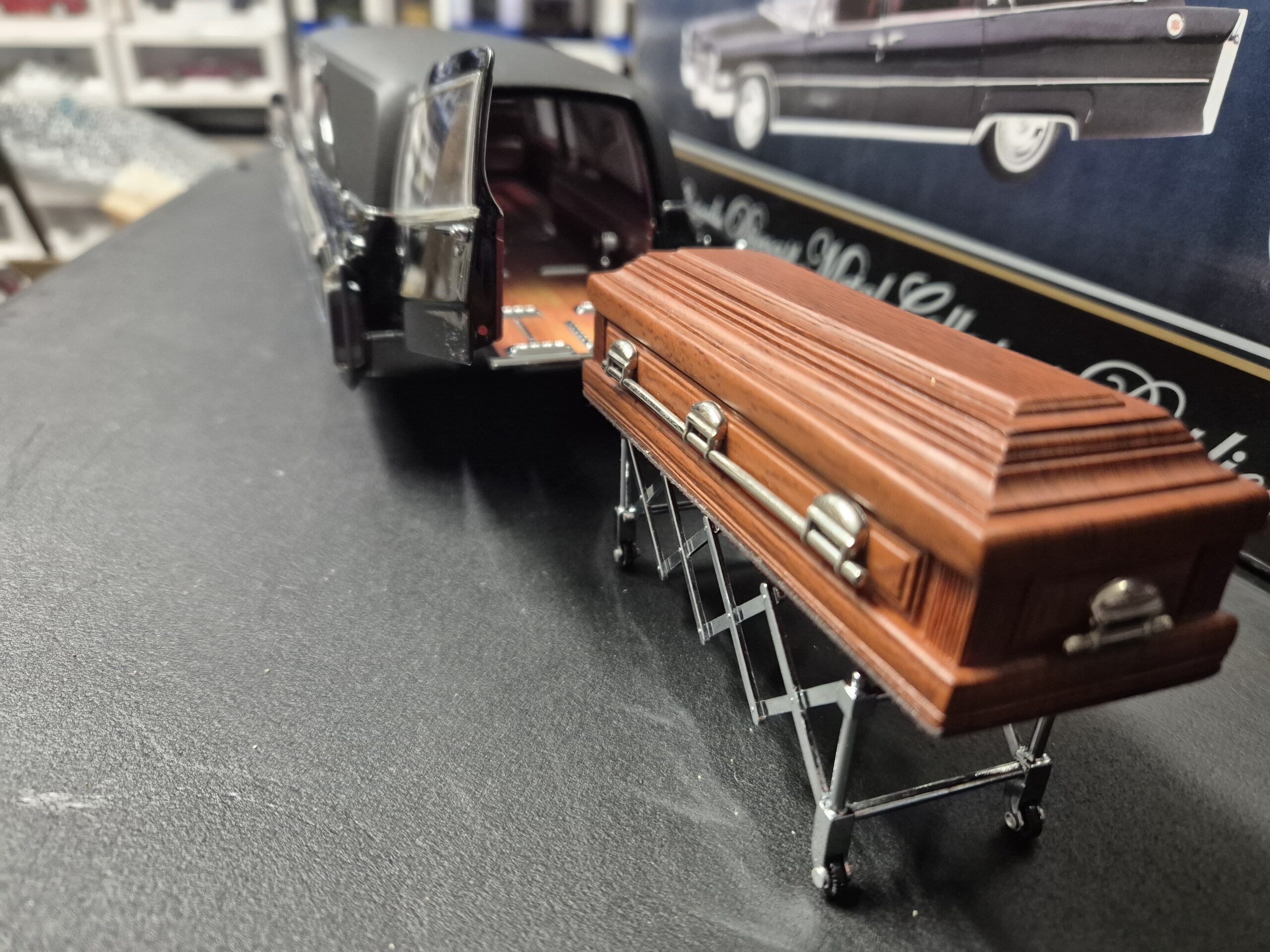 1966 CADILLAC S&S Landau Hearse AUTOKARWAN KARAWAN 1/18 SUNSET COACH - obrazek 4