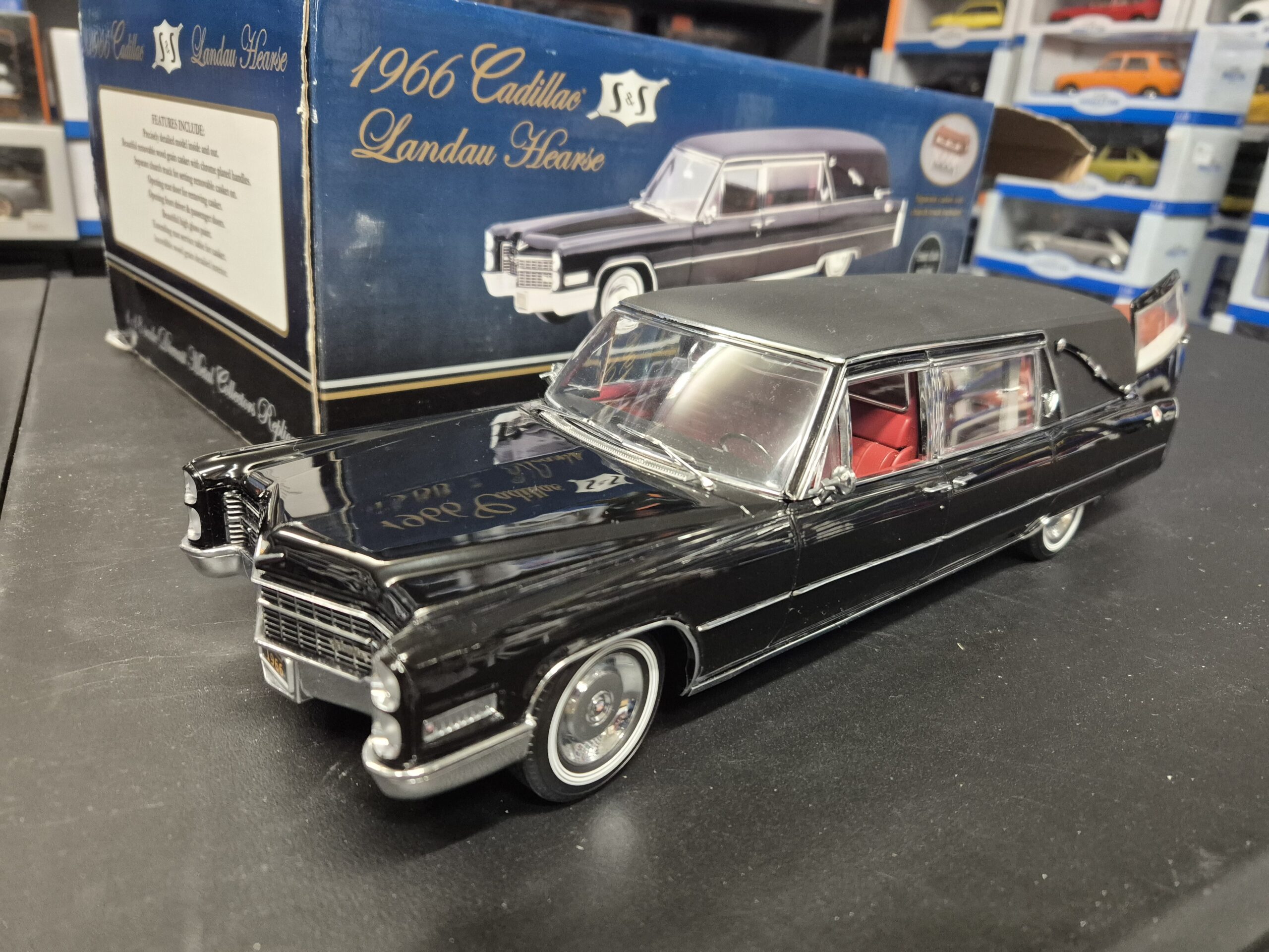 1966 CADILLAC S&S Landau Hearse AUTOKARWAN KARAWAN 1/18 SUNSET COACH - obrazek 5
