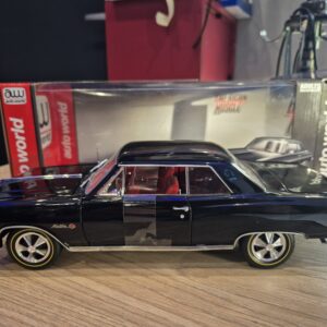 CHEVROLET CHEVELLE  Z-16 1965 1/18 ERTL AUTO WORLD AMM1061/06