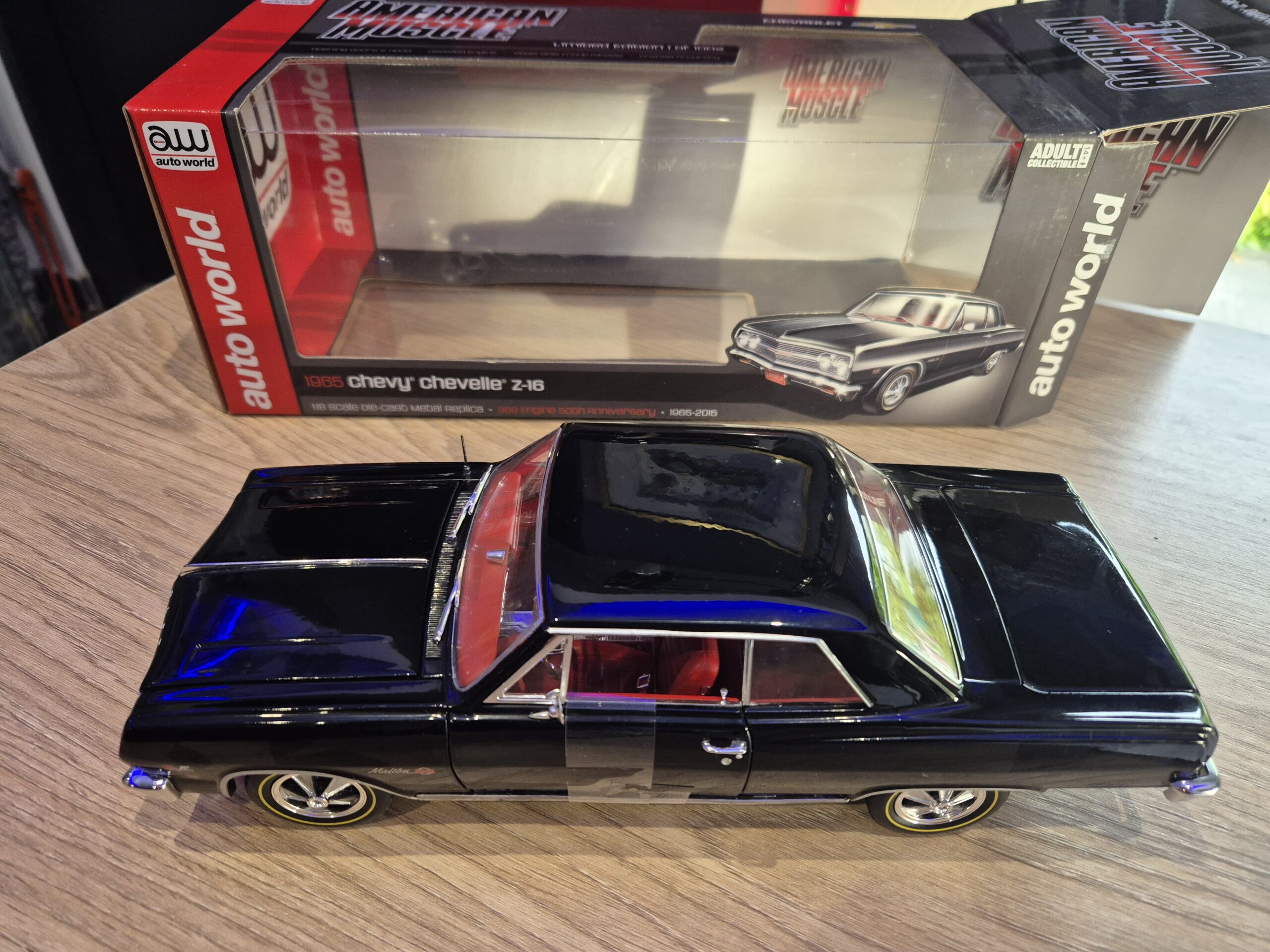 CHEVROLET CHEVELLE Z-16 1965 1/18 ERTL AUTO WORLD AMM1061/06 - obrazek 3