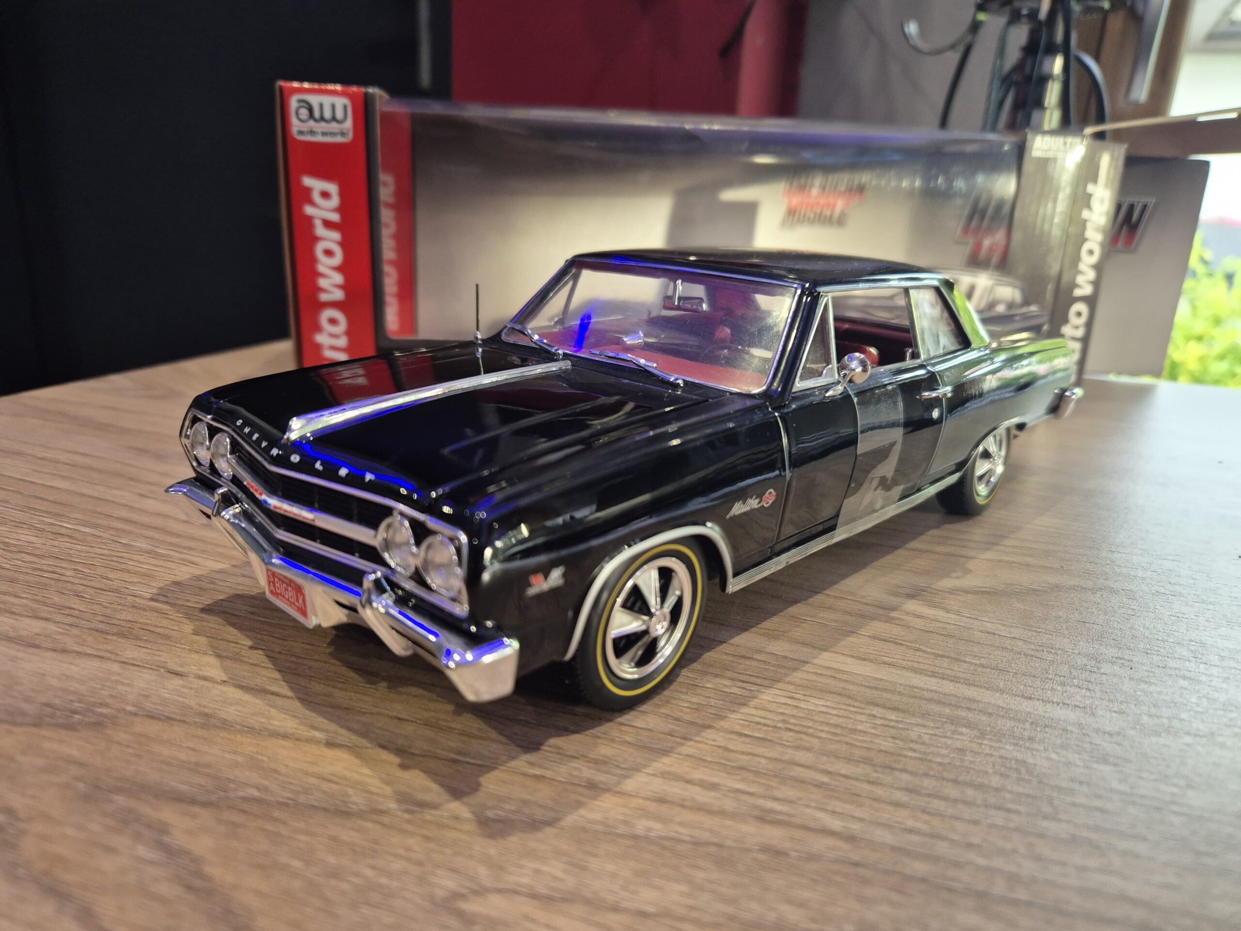CHEVROLET CHEVELLE Z-16 1965 1/18 ERTL AUTO WORLD AMM1061/06 - obrazek 4