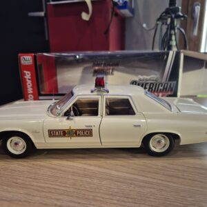 DODGE MONACO 1974 1/18  ILLINOIS STATE POLICE ERTL AUTO WORLD AMM1019/06