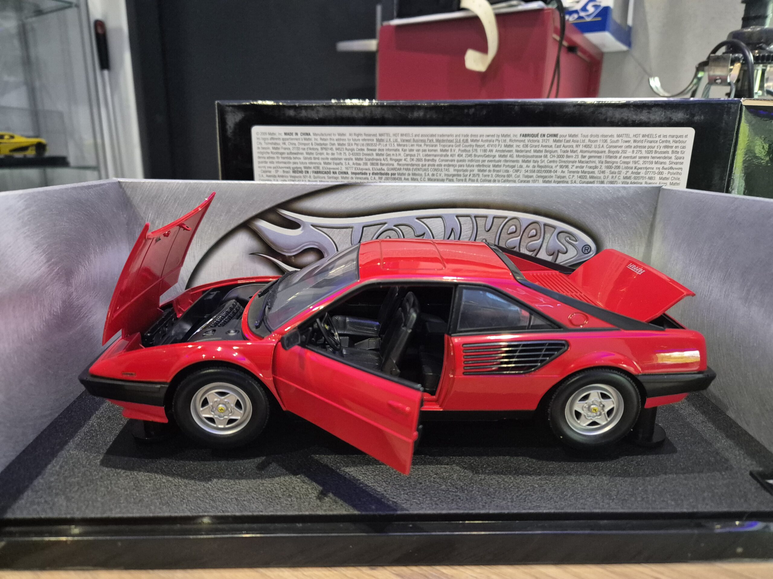 HOT WHEELS P9882 FERRARI MONDIAL 1/18 - obrazek 4