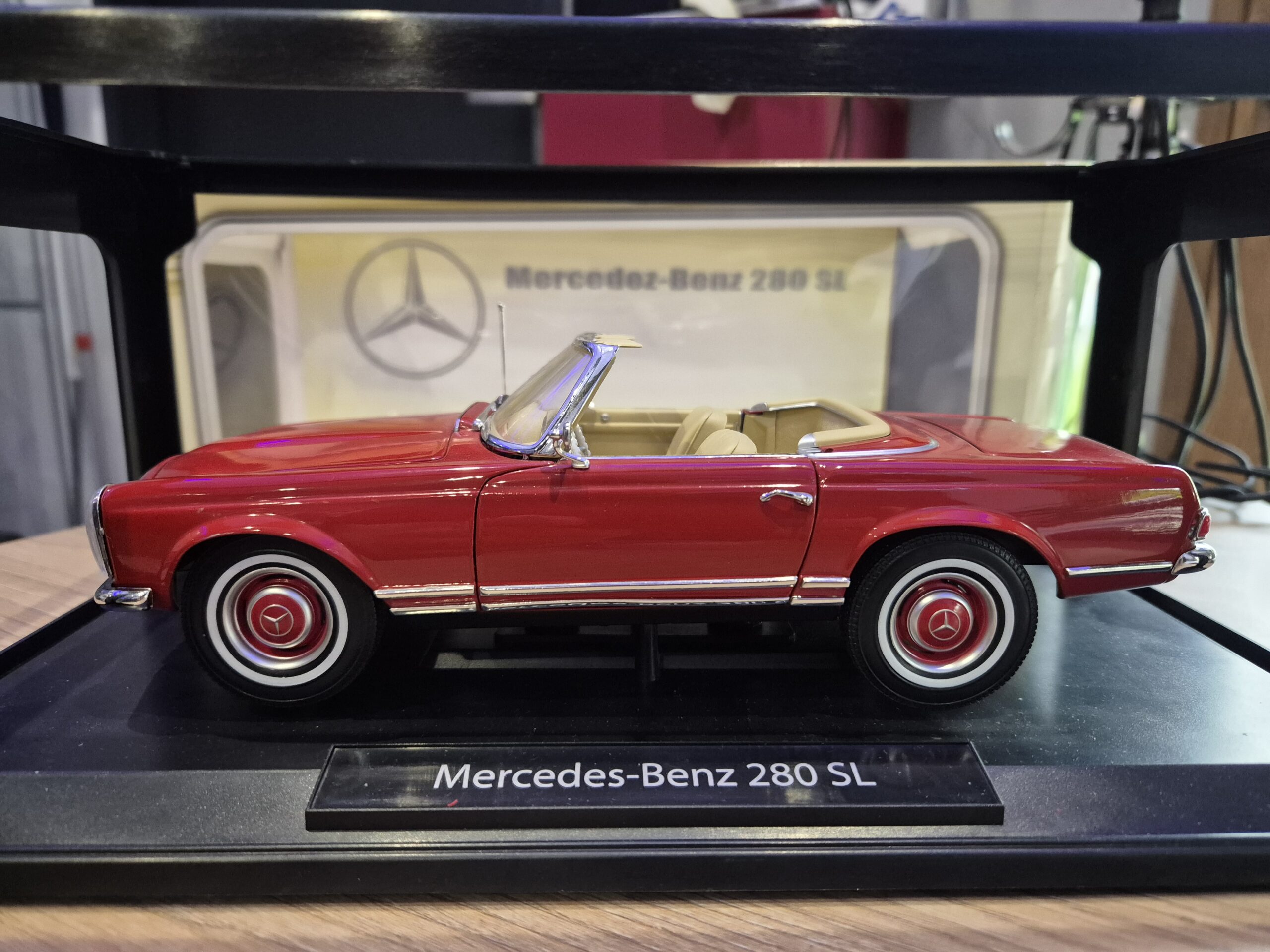 Mercedes 280SL 280 SL W113 PAGODA 1/18 NOREV 183520 - obrazek 2