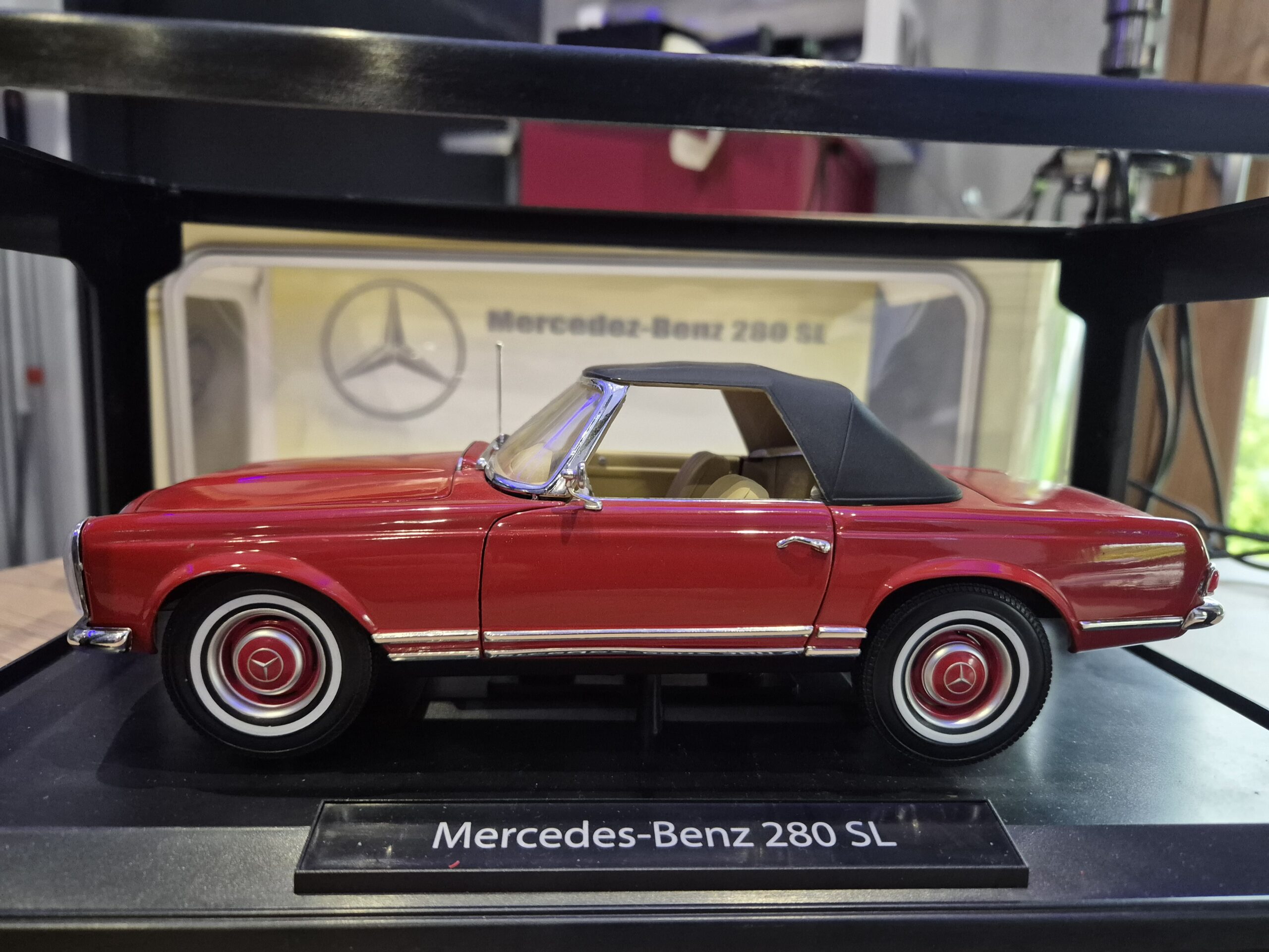 Mercedes 280SL 280 SL W113 PAGODA 1/18 NOREV 183520 - obrazek 3