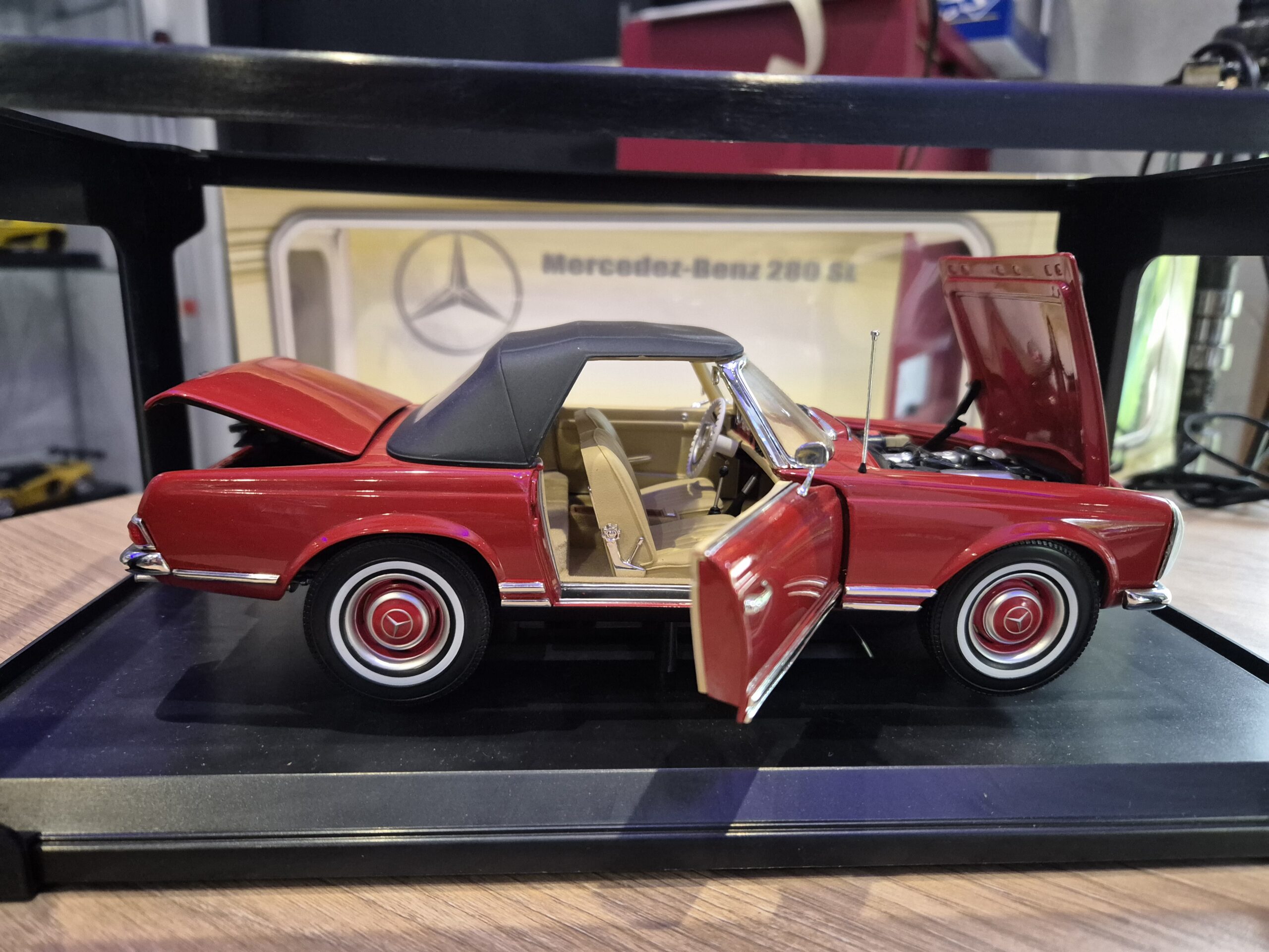 Mercedes 280SL 280 SL W113 PAGODA 1/18 NOREV 183520 - obrazek 5