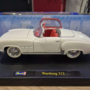 Wartburg 313 cabriolet 1/18 Revell 09018