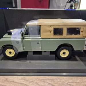 Land Rover III 109 1/18 Revell 28500