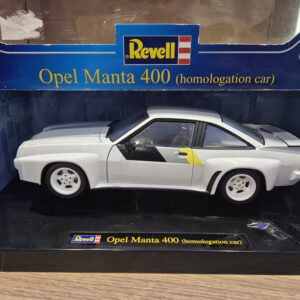 Opel Manta 400 biały Homologation 1/18 Revell 08491