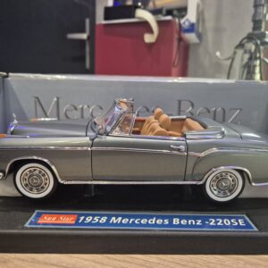 MERCEDES BENZ W111 220SE 1/18 SUNSTAR 3552