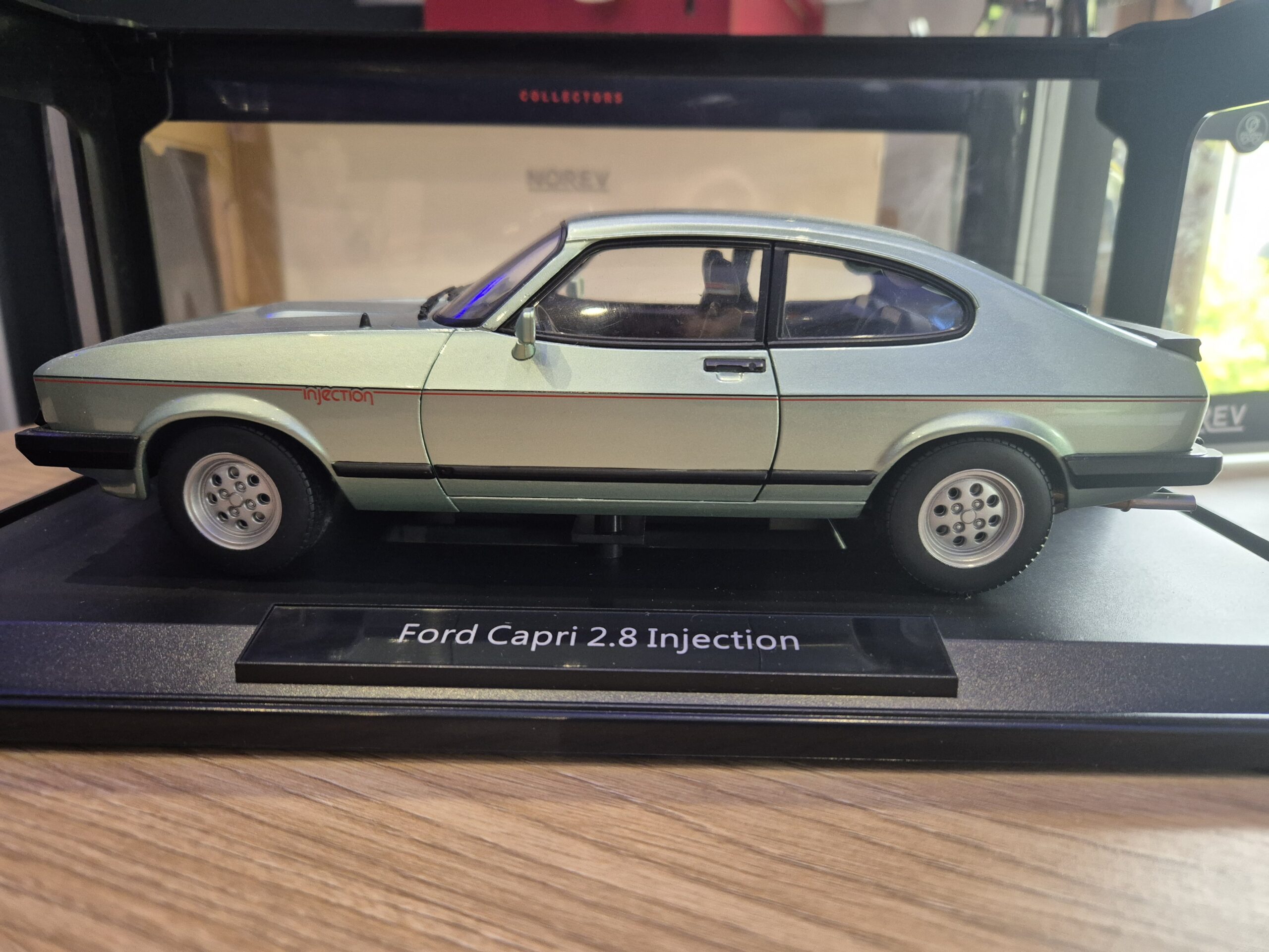 Ford Capri 1982 2.8 Injection 1/18 NOREV 182719 - obrazek 3