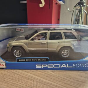 Jeep Grand Cherokiee WK 2005R 1/18 MAISTO 3119