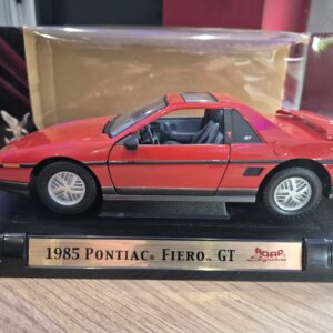 Pontiac Fiero GT 1/18 1985 ROAD SIGNATURE 92588