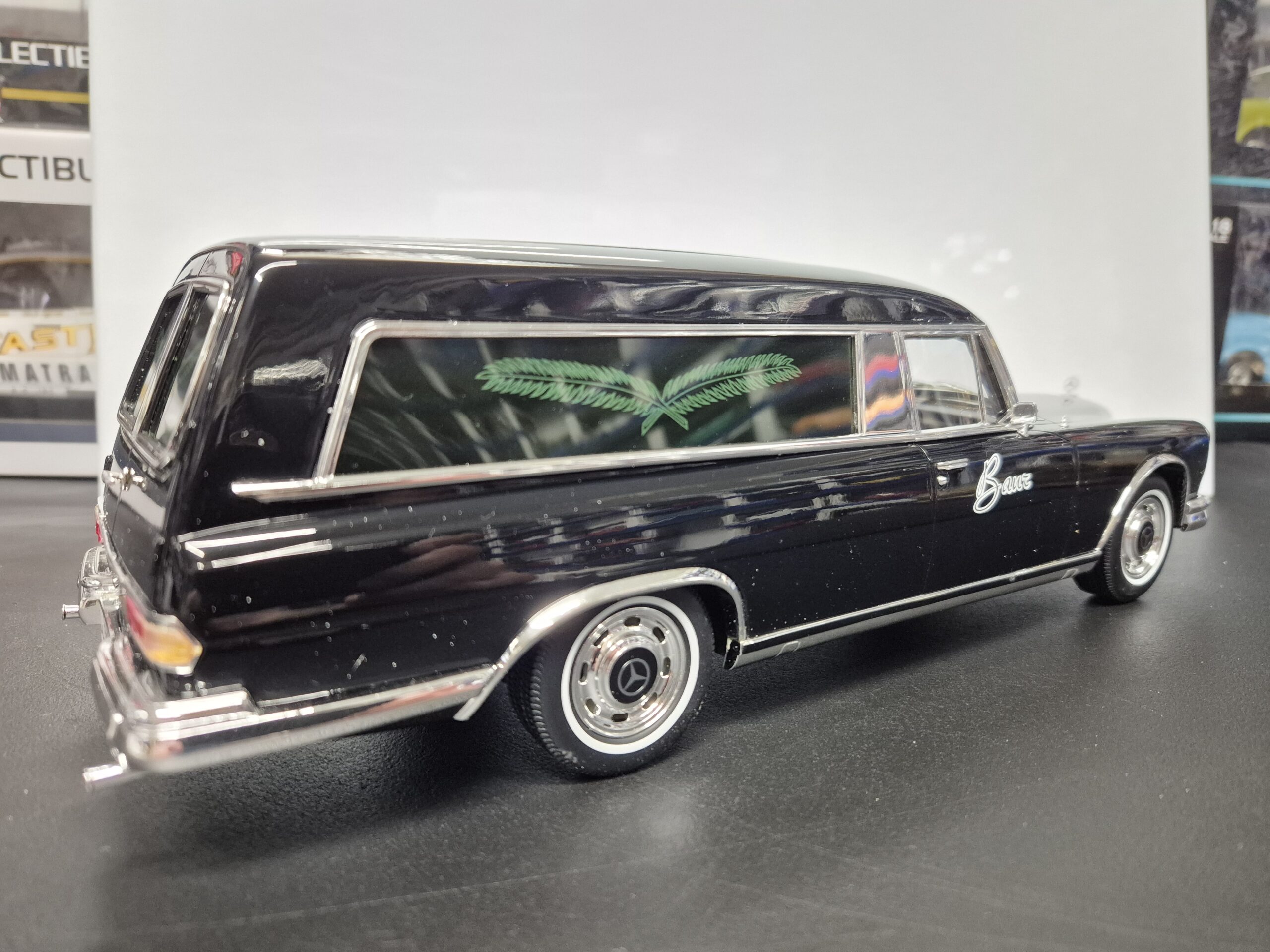 BoS-Models Mercedes 600 Pollmann KARAWAN SAMOCHÓD POGRZEBOWY 1969, 1:18 BOS402 - obrazek 6