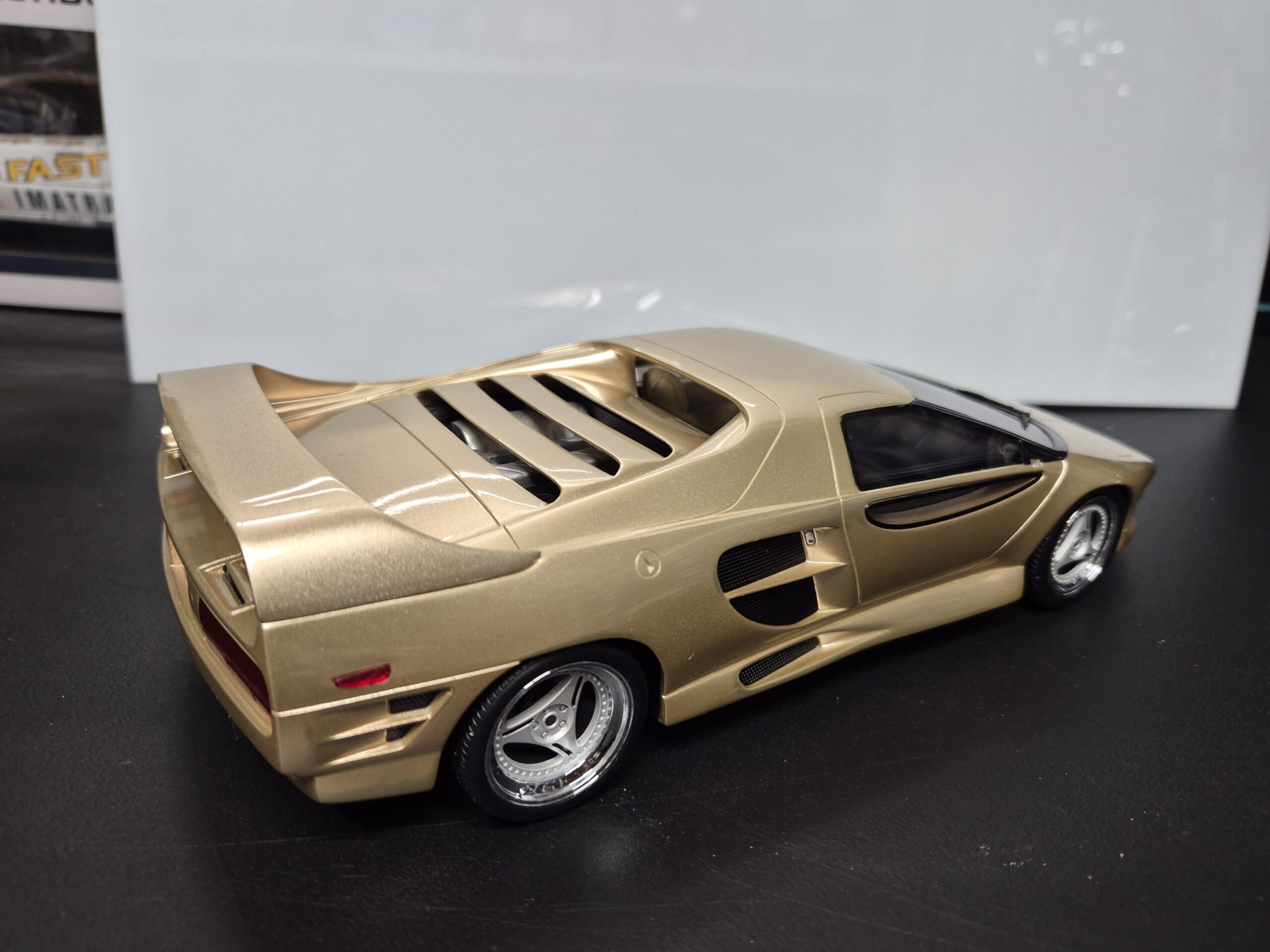 BoS-Models BOS376 Vector M12, złoty, 1995, 1:18 skala BOS - obrazek 6