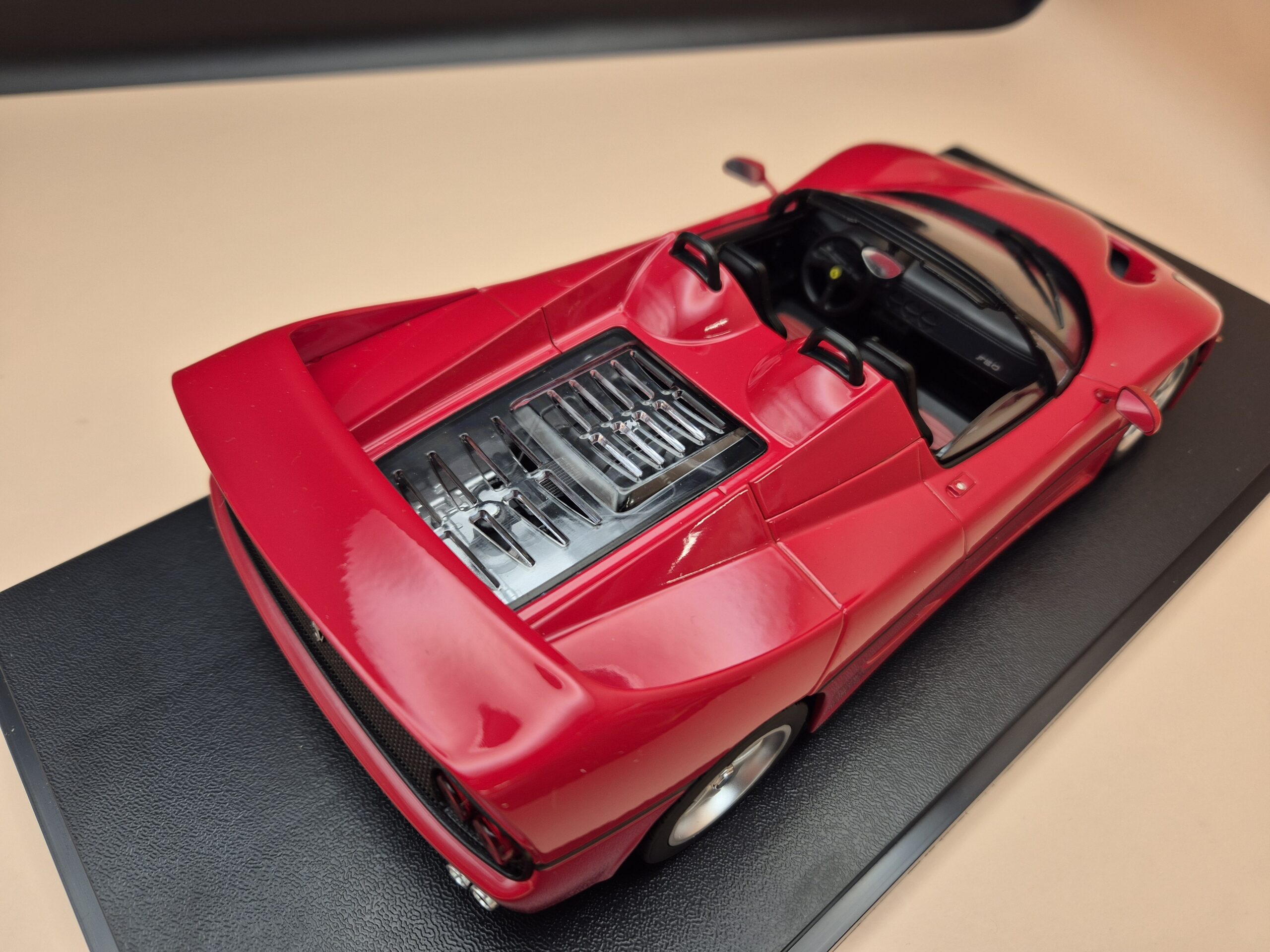 Ferrari F50 (1995) 1:18 KK Scale 180951 - obrazek 9