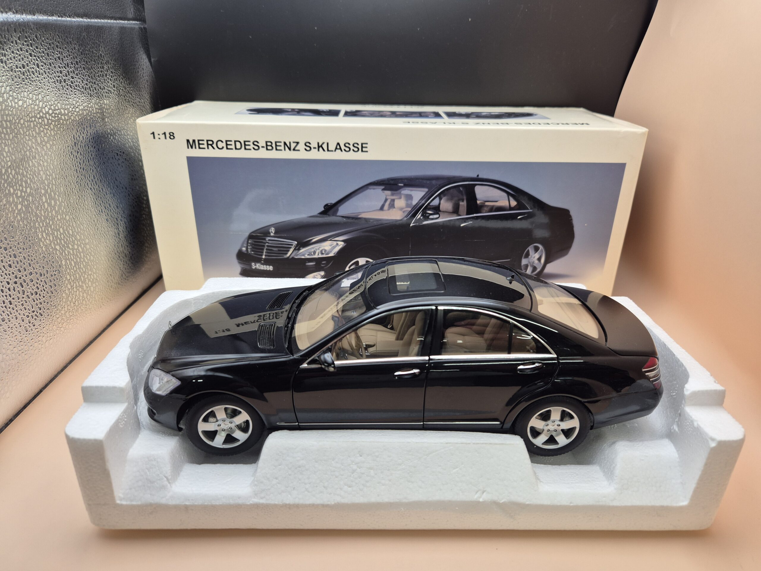 Mercedes S klasa W221 1/18 AUTOART 76177