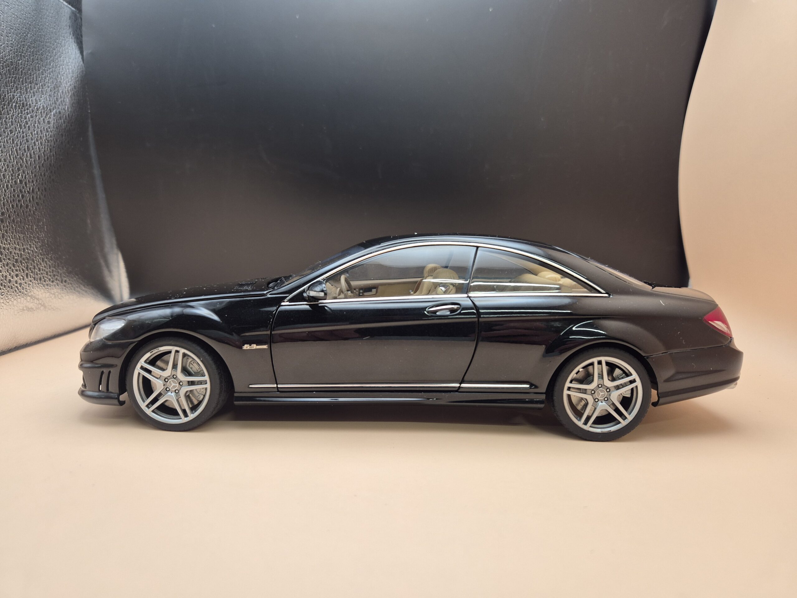 MERCEDES CL 63 AMG W216 1/18 AUTOART CZARNY - obrazek 2