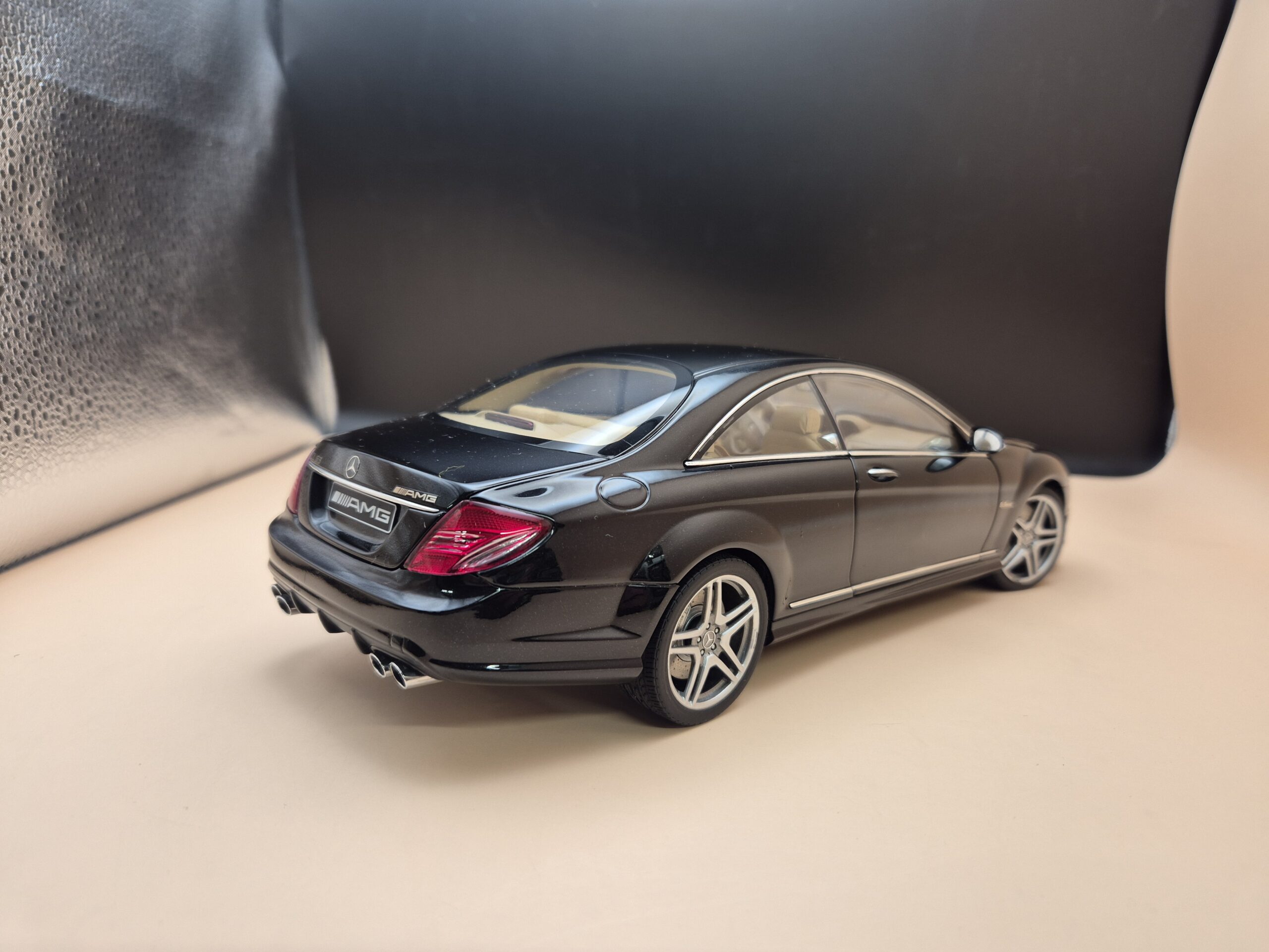 MERCEDES CL 63 AMG W216 1/18 AUTOART CZARNY - obrazek 5