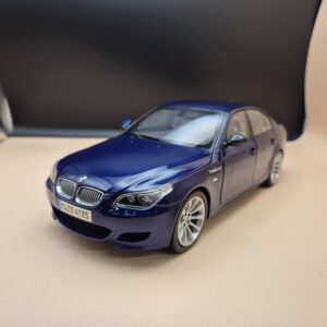 BMW E60 M5 1/18 KYOSHO