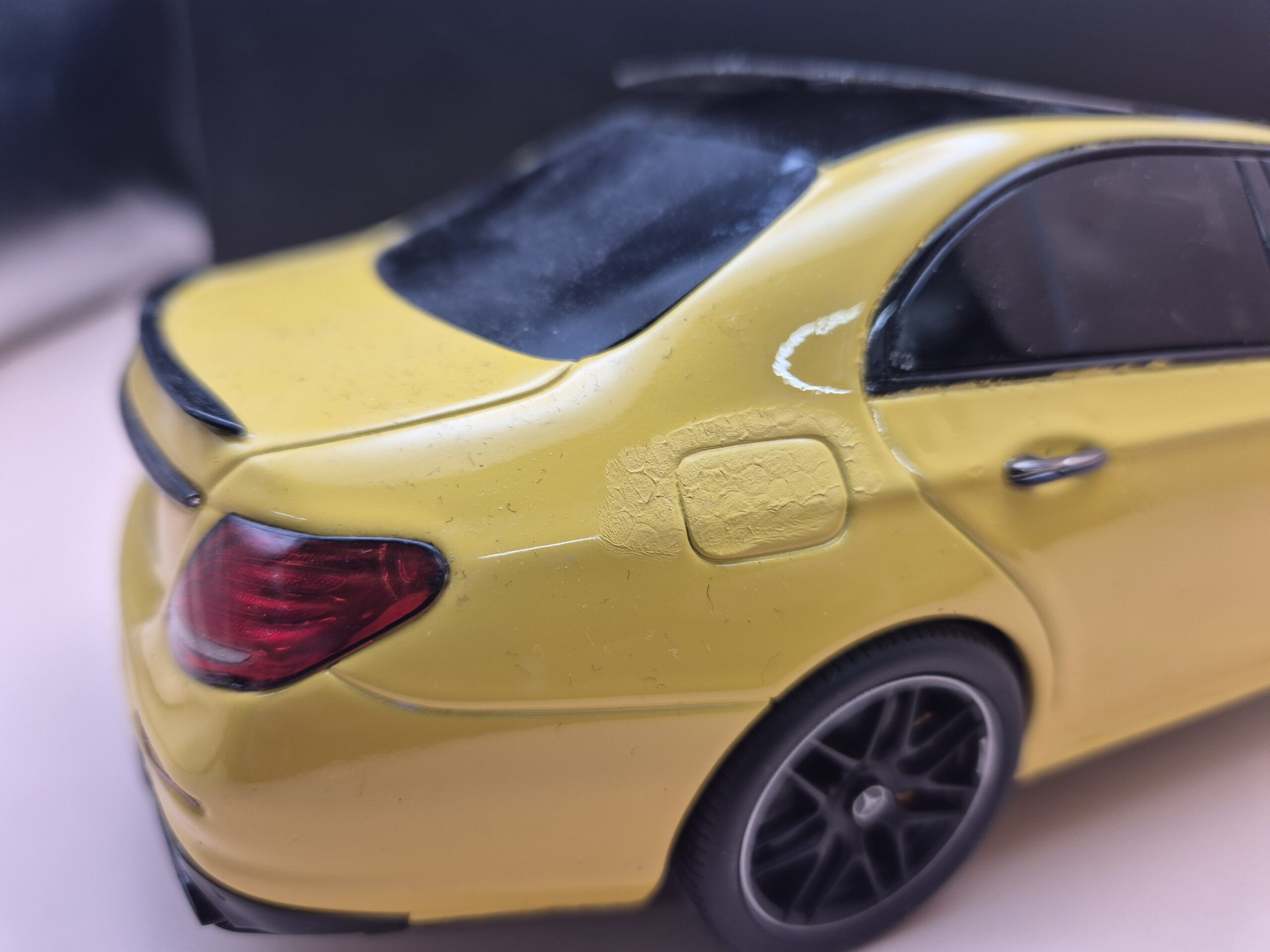 MERCEDES W213 E63 S AMG 1/18 GT SPIRIT B66963111 - obrazek 6