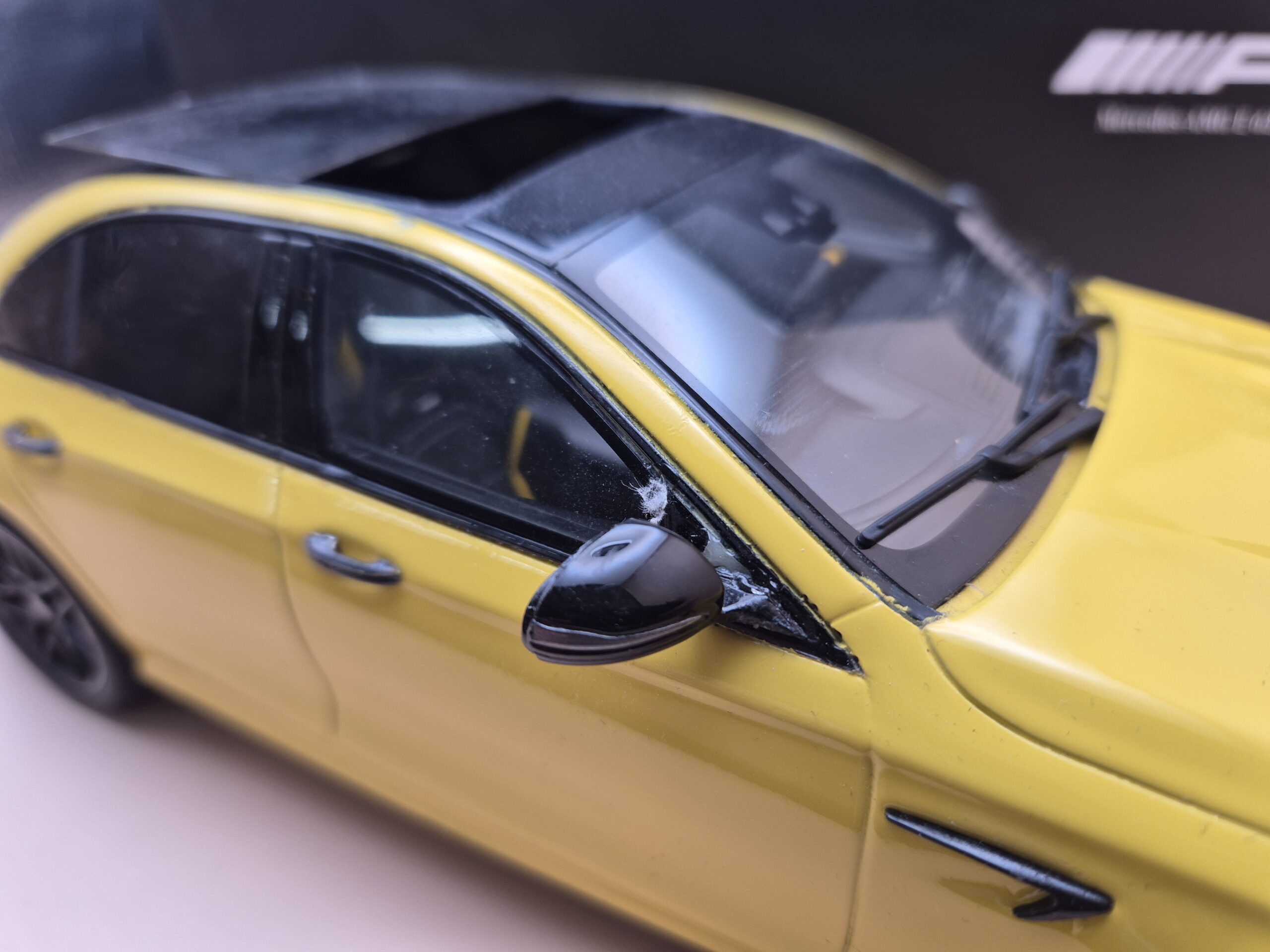 MERCEDES W213 E63 S AMG 1/18 GT SPIRIT B66963111 - obrazek 7