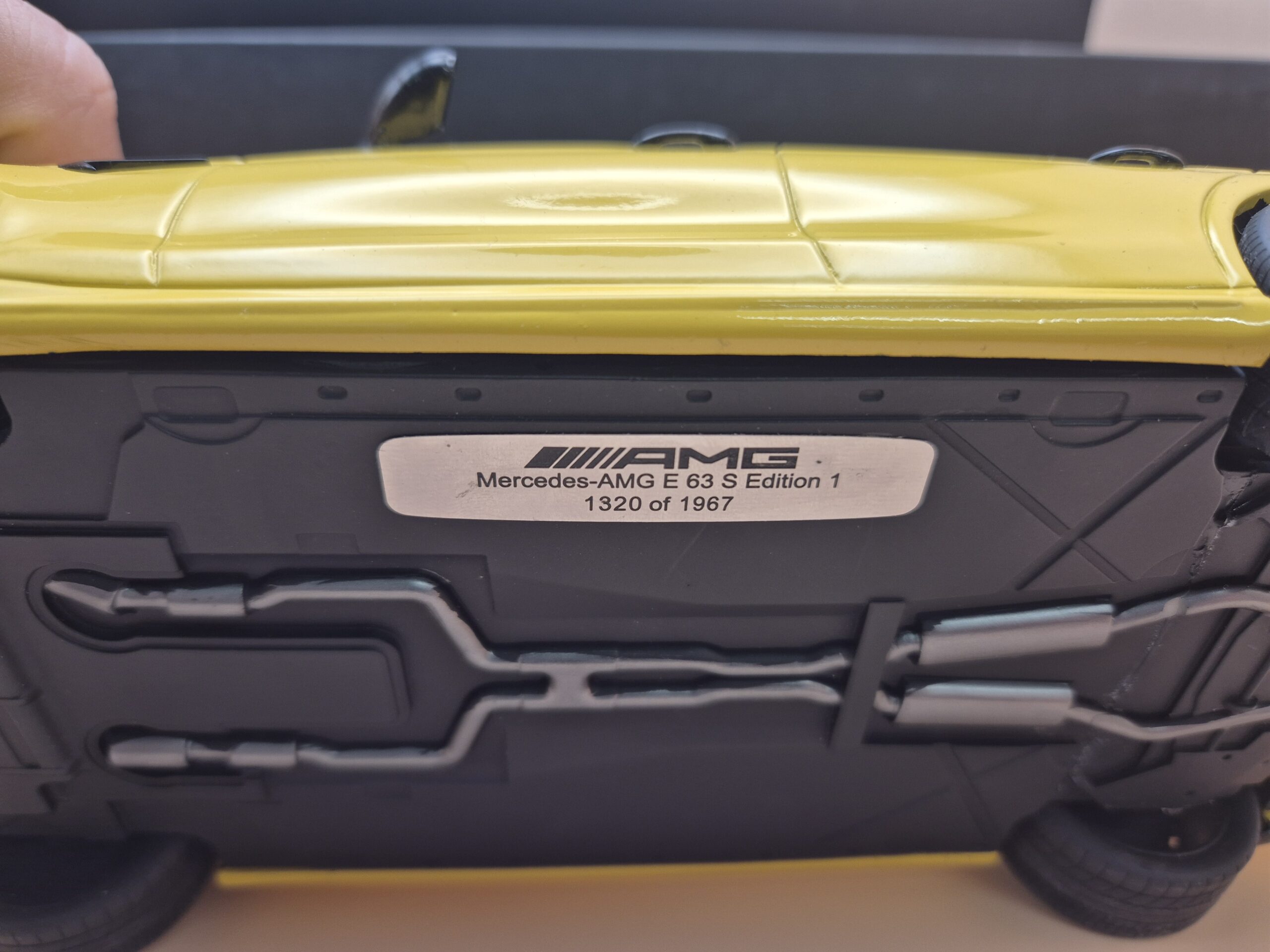 MERCEDES W213 E63 S AMG 1/18 GT SPIRIT B66963111 - obrazek 8