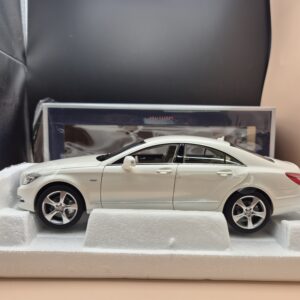 MERCEDES CLS W218 BIAŁY 1/18 NOREV 183943