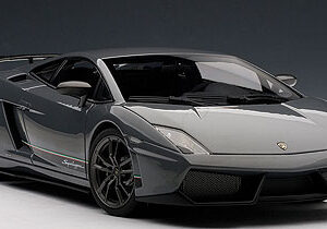 AutoArt 74657 Lamborghini Gallardo LP570-4 superleggera