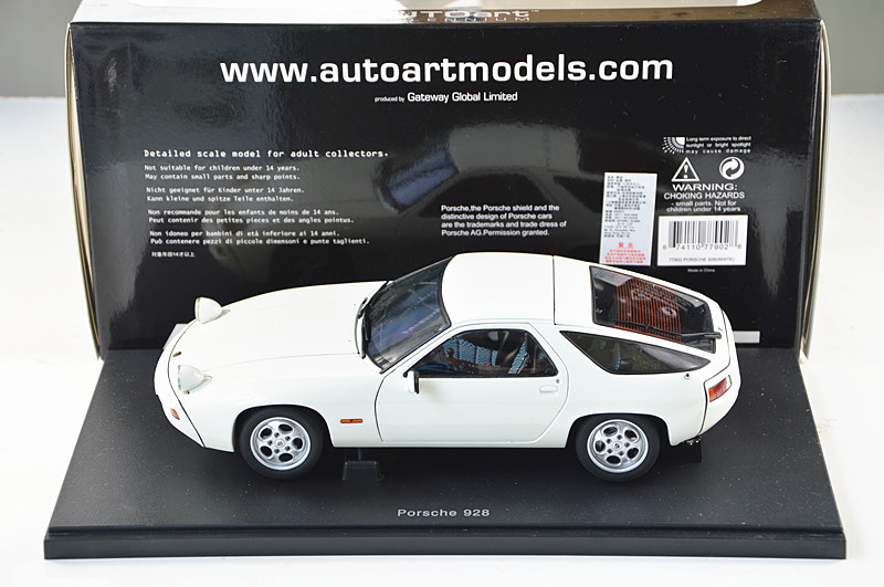 77902 SKALA 1/18 AUTOART PORSCHE 928 (Biały)