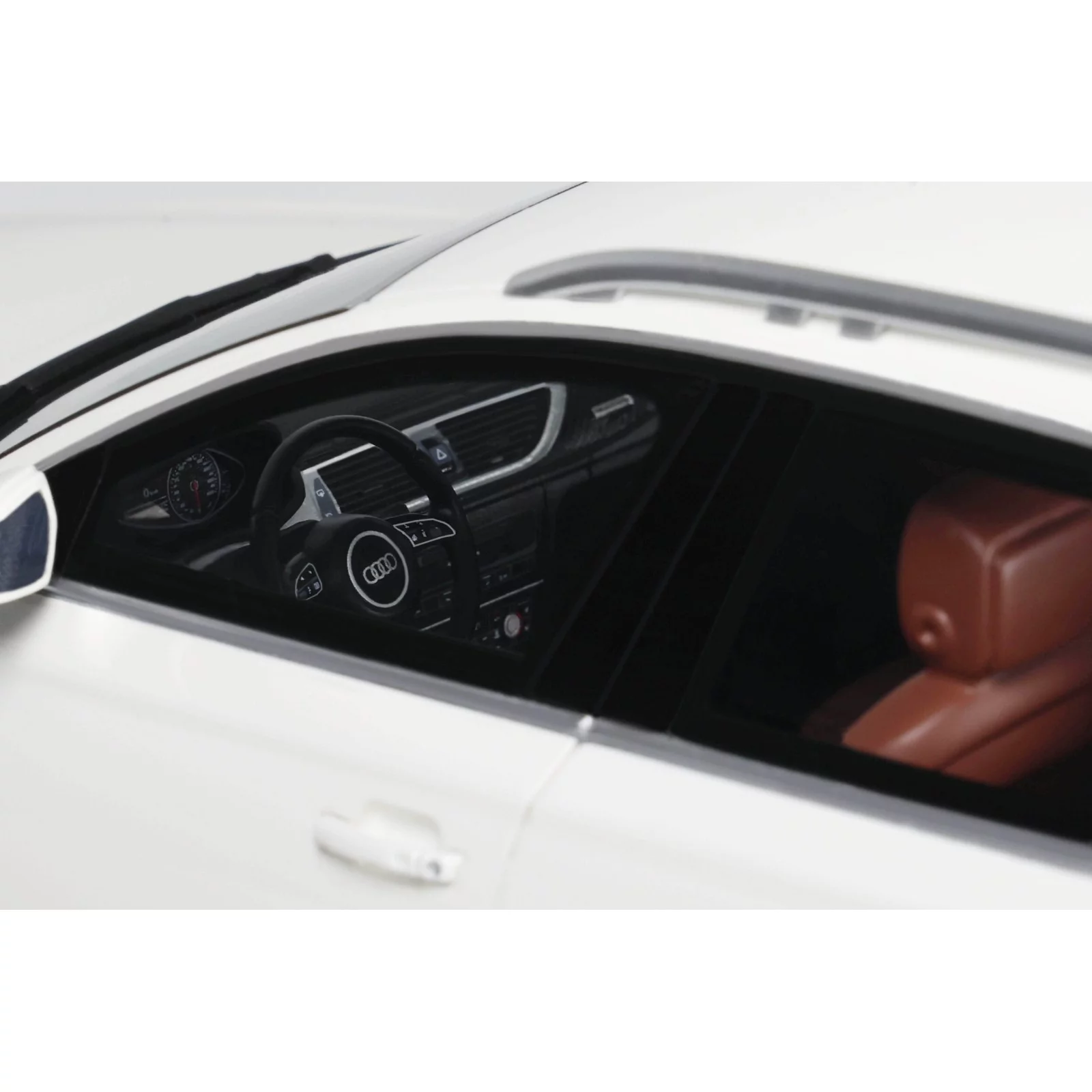 AUDI A6 C7 ALLROAD IBIS WHITE 2015 1/18 OTTO OT1286 - obrazek 9