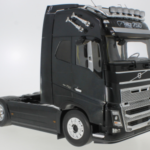 Volvo FH16  2018 XL CAB czarny skala 1/18 PCL30209 Premium ClassiXXs
