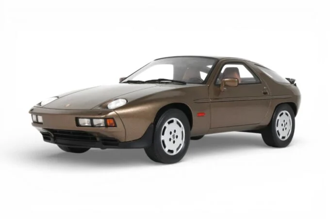 PORSCHE 928 S TOBACCO METALLIC 1981 1/18 GT SPIRIT GT1005