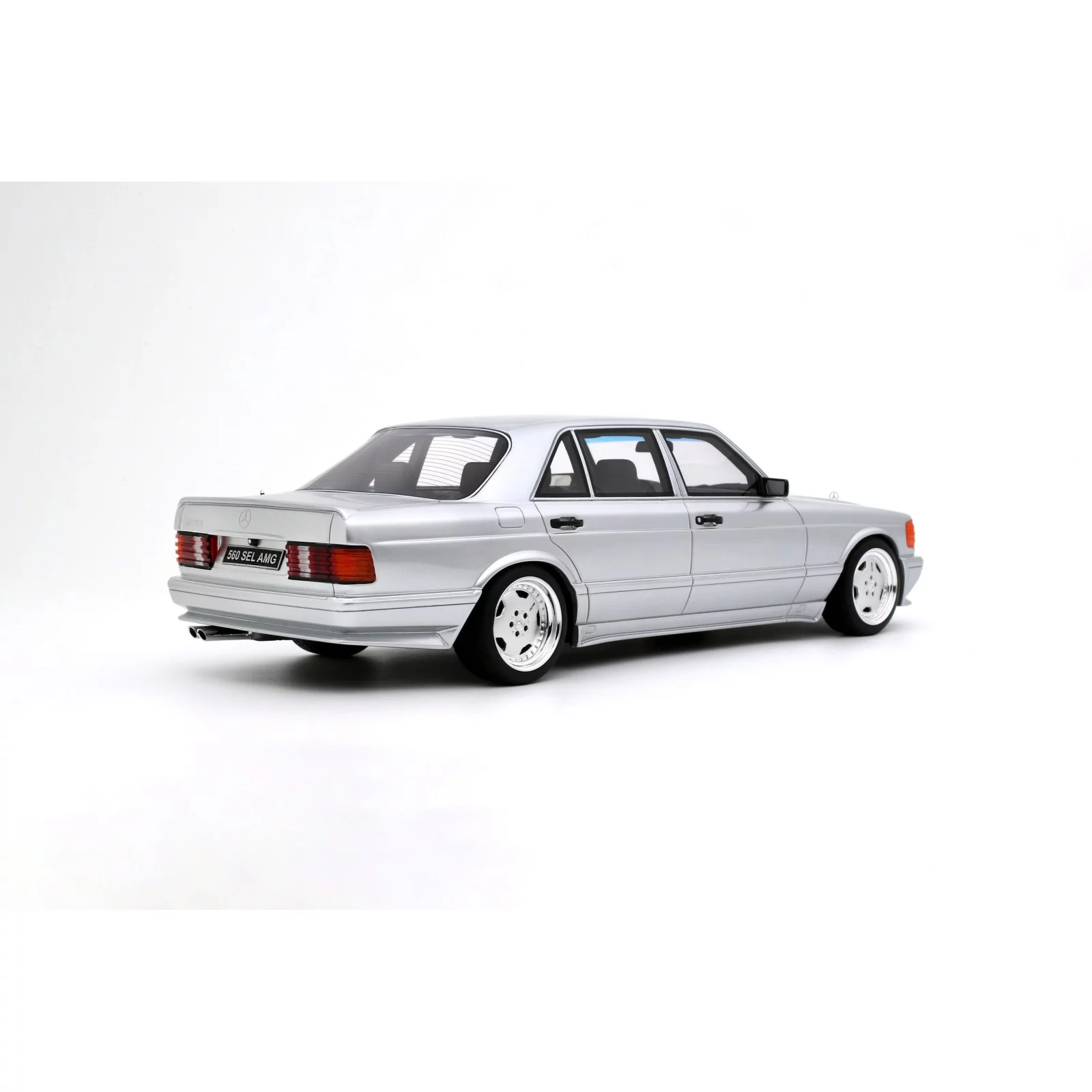 MERCEDES BENZ 560 W126 6.0 SEL AMG BRILLIANT SILVER 1989 1/18 OTTO OT1251 - obrazek 12