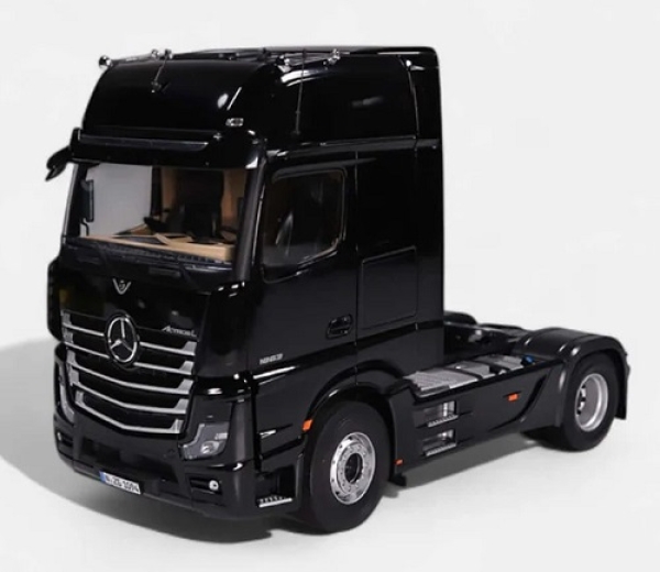 NZG 1094/51 Mercedes-Benz Actros L 1:18 czarny