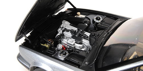 BMW 535i (E34) 1988 - 1:18 - Minichamps 100024008 - obrazek 6