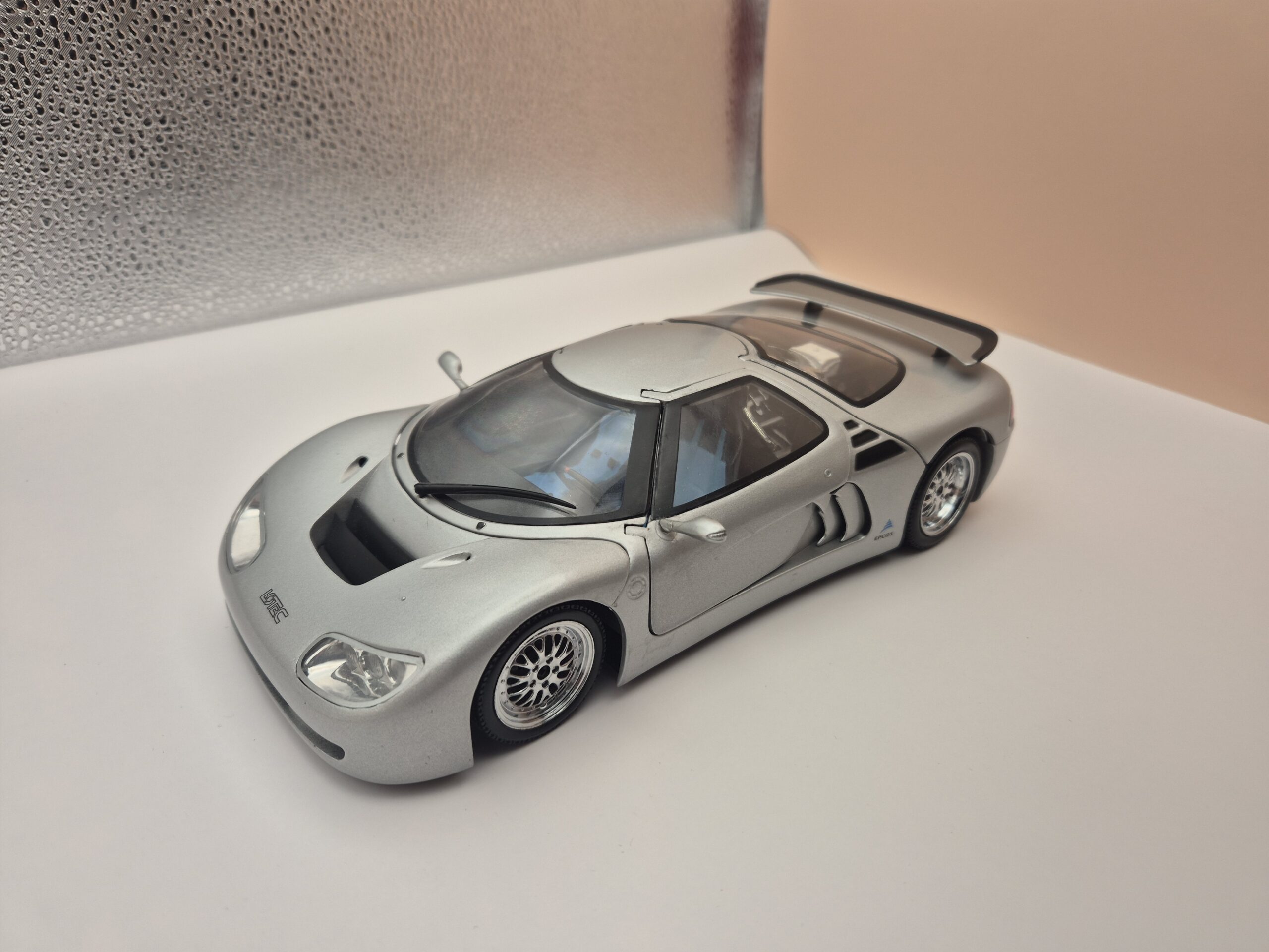 Lotus Sirius 1/18 MAXI CAR