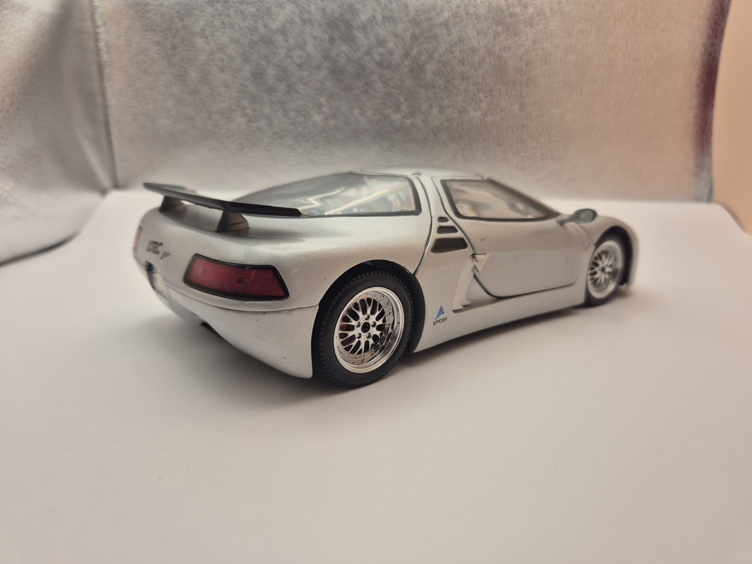 Lotus Sirius 1/18 MAXI CAR - obrazek 4