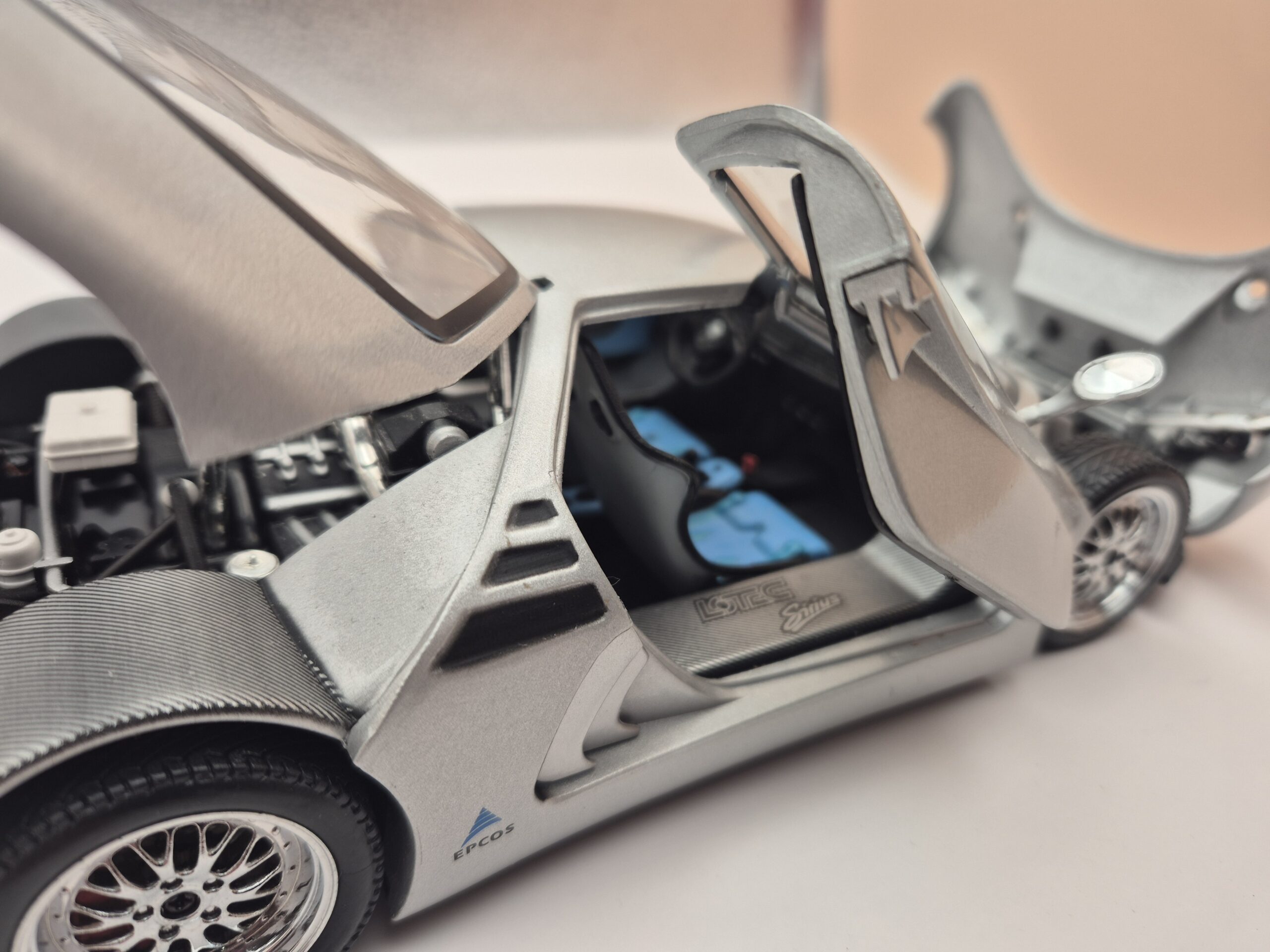 Lotus Sirius 1/18 MAXI CAR - obrazek 7