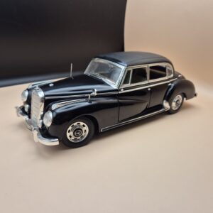 MERCEDES BENZ TYP 300C W188 1/18 RICKO