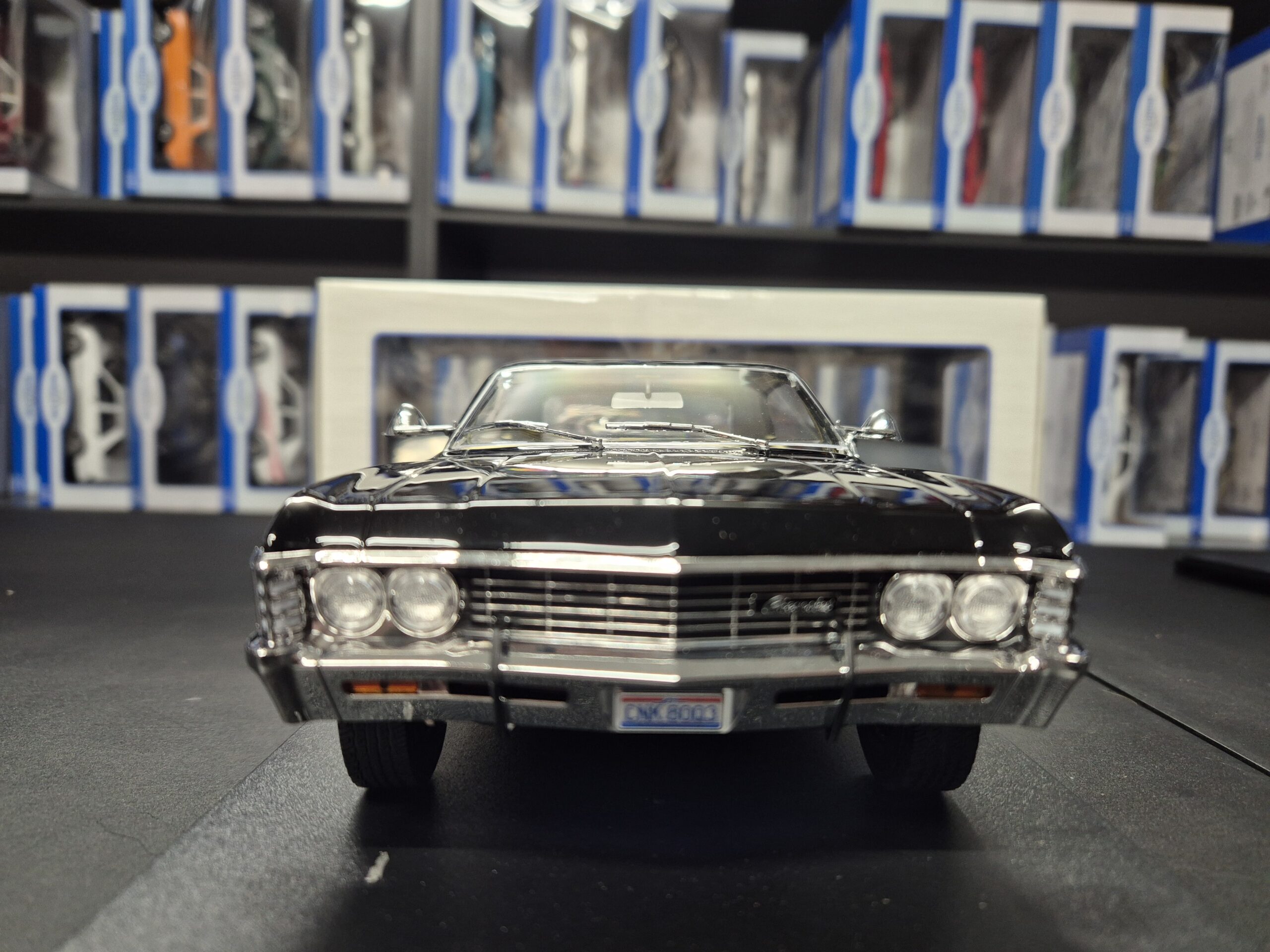 CHEVROLET IMPALA 1967 1/18 MCG MCG181006 CZARNY - obrazek 5