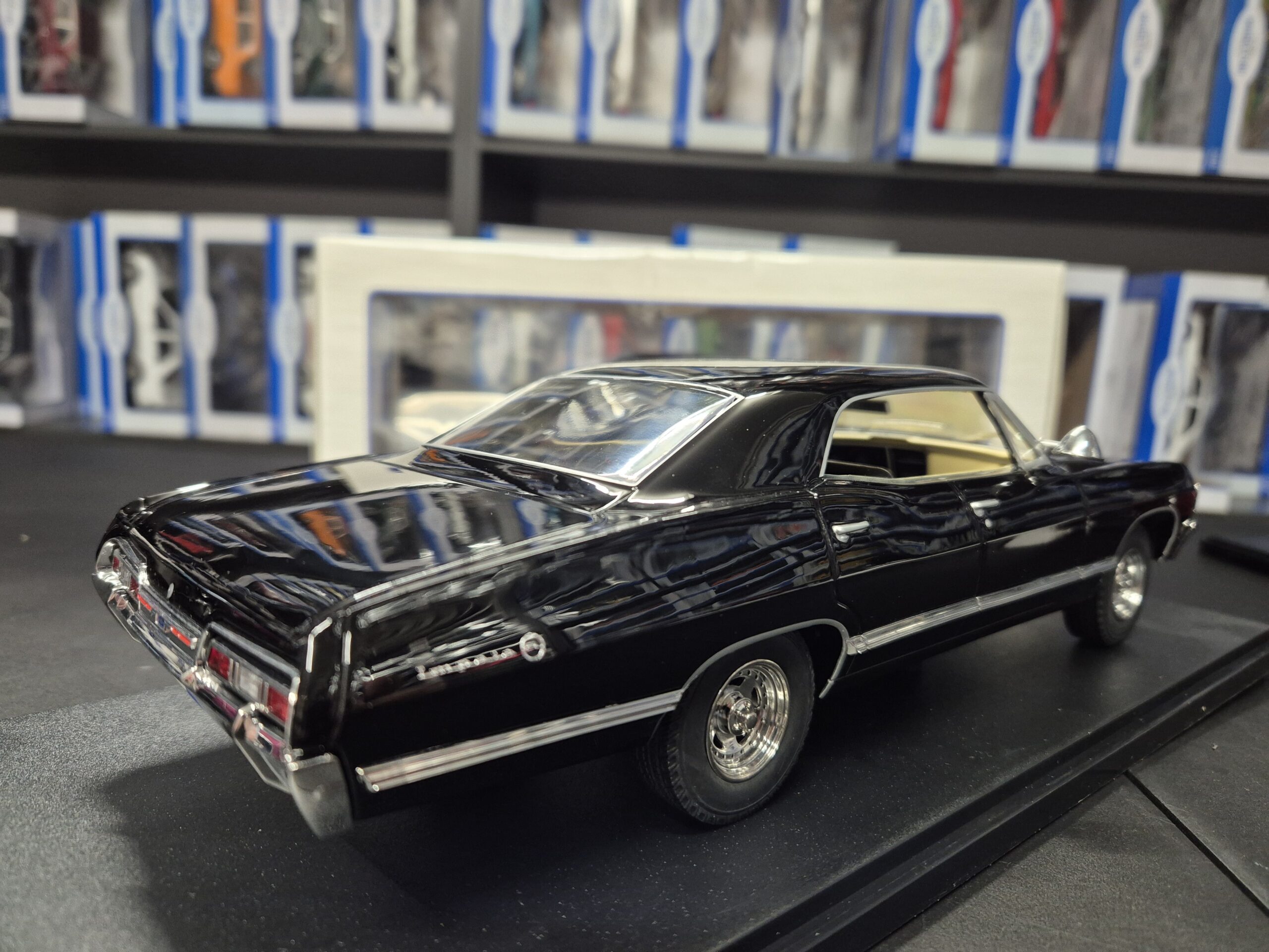 CHEVROLET IMPALA 1967 1/18 MCG MCG181006 CZARNY - obrazek 8