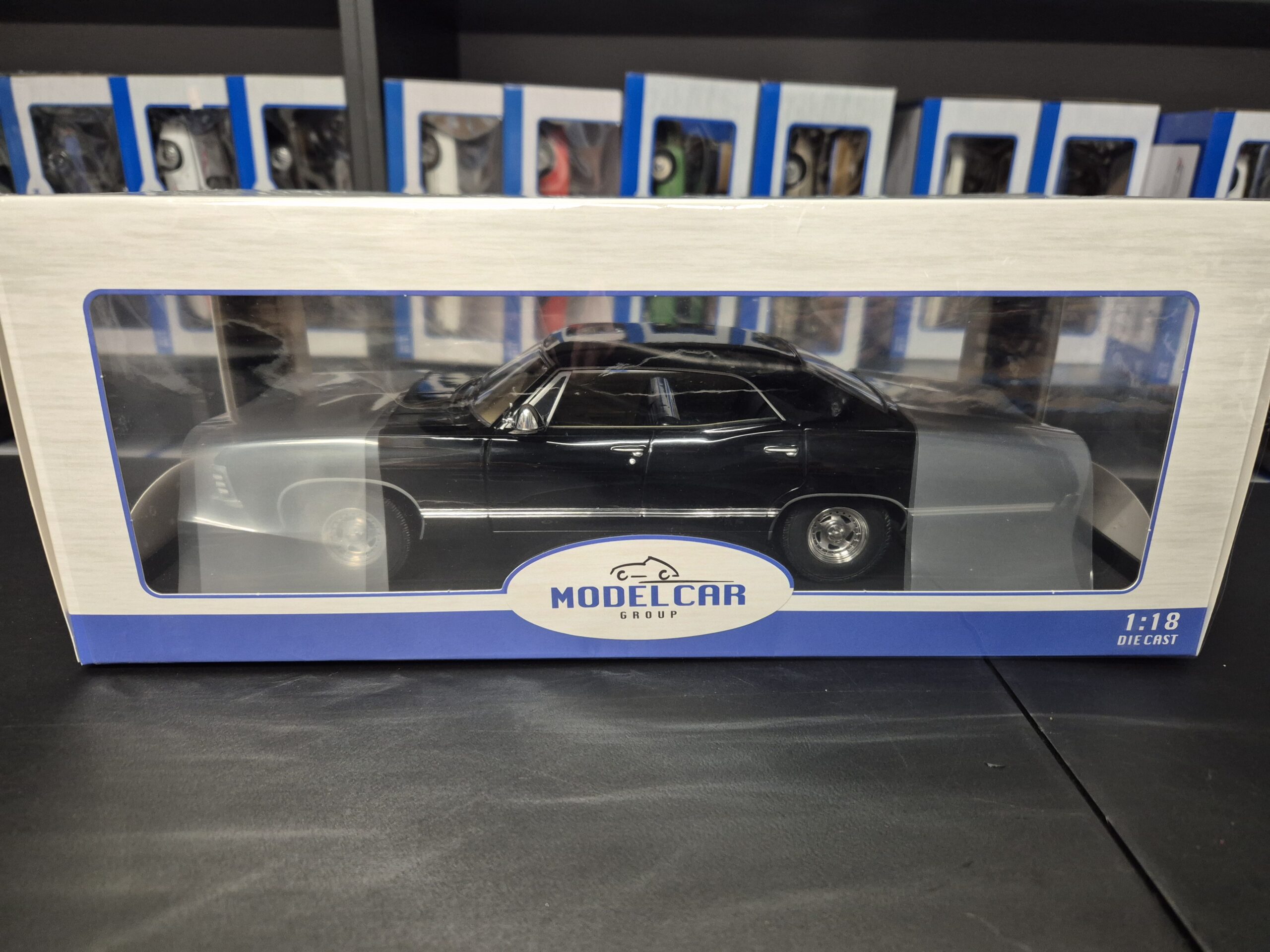 CHEVROLET IMPALA 1967 1/18 MCG MCG181006 CZARNY - obrazek 10